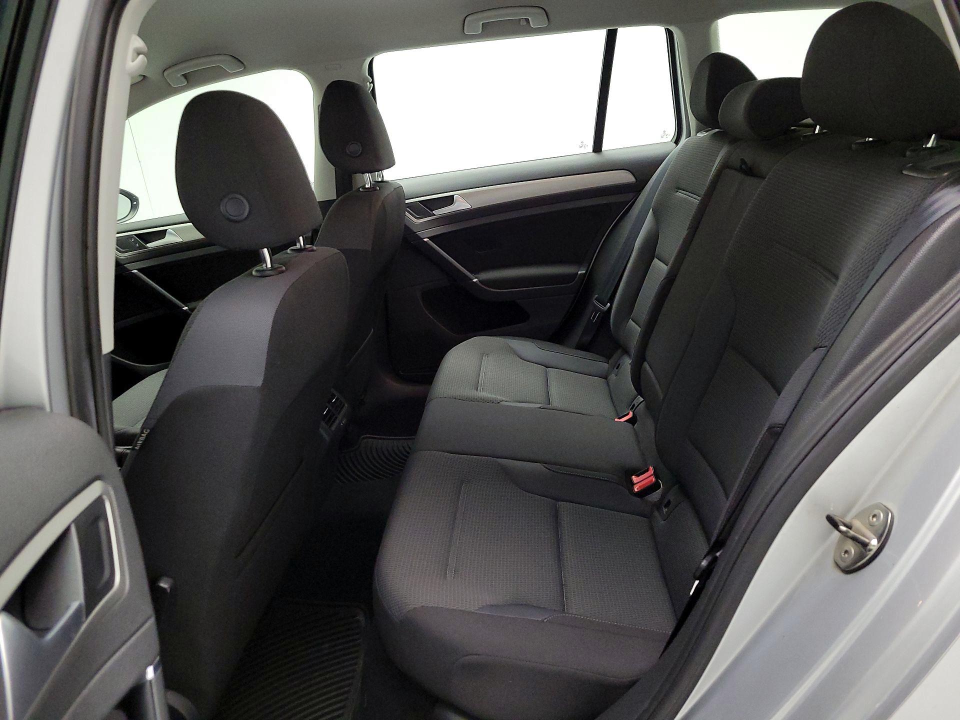 Thumbnail: 2016 Volkswagen Golf - 18