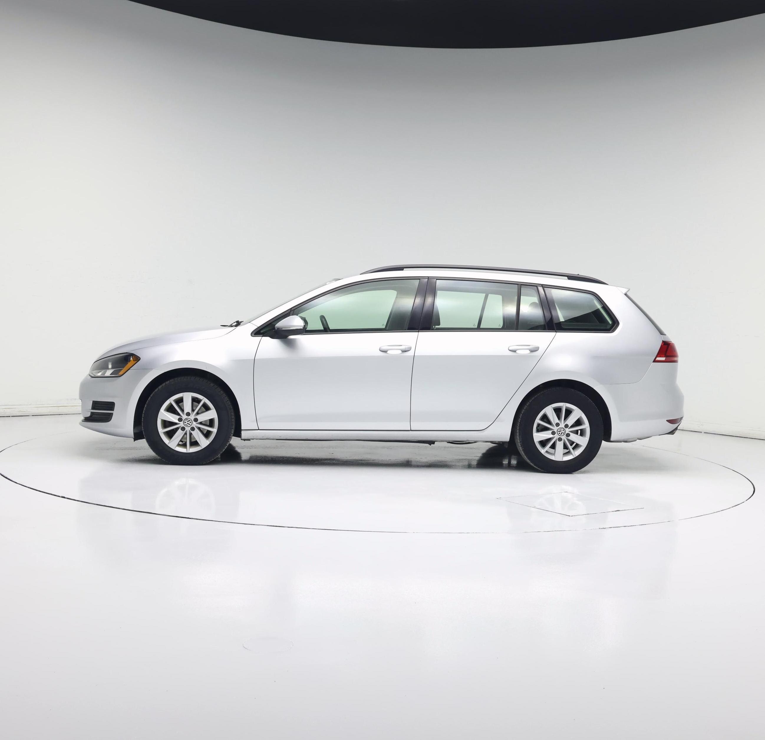 Thumbnail: 2016 Volkswagen Golf - 3