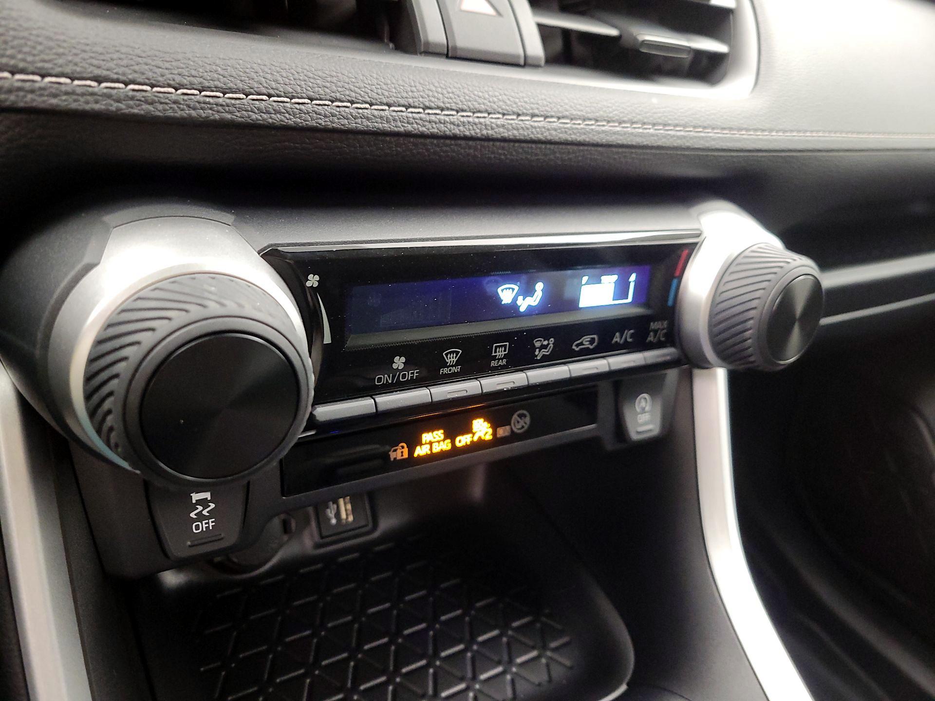 Thumbnail: 2025 Toyota RAV4 - 16