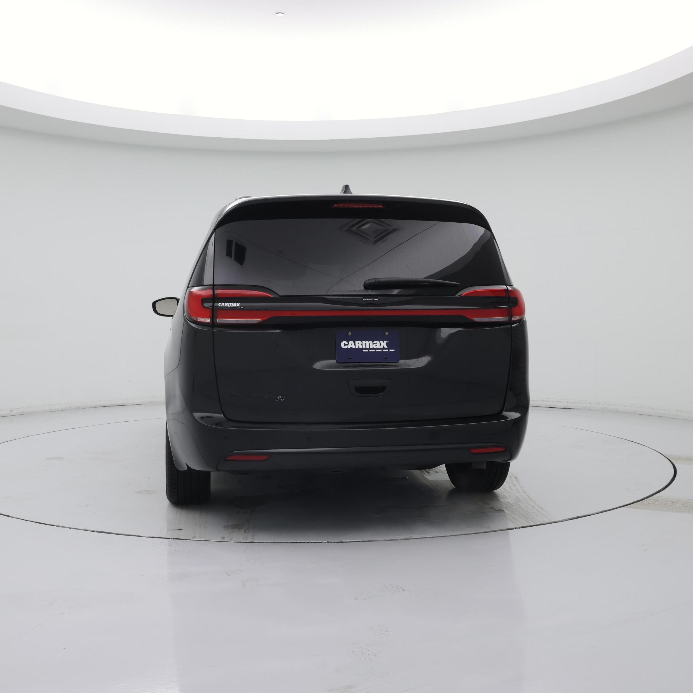 Thumbnail: 2023 Chrysler Pacifica - 6