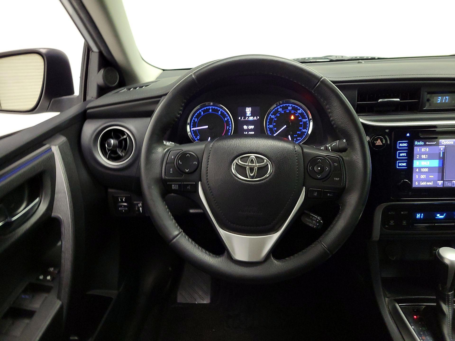 Thumbnail: 2017 Toyota Corolla - 10