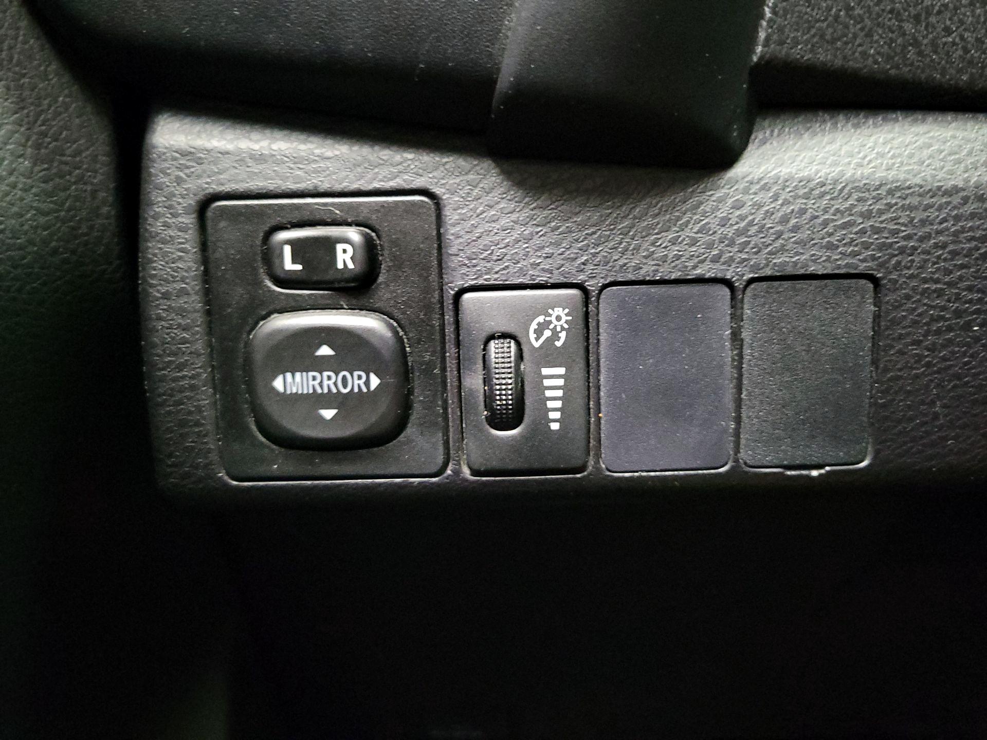 Thumbnail: 2017 Toyota Corolla - 13