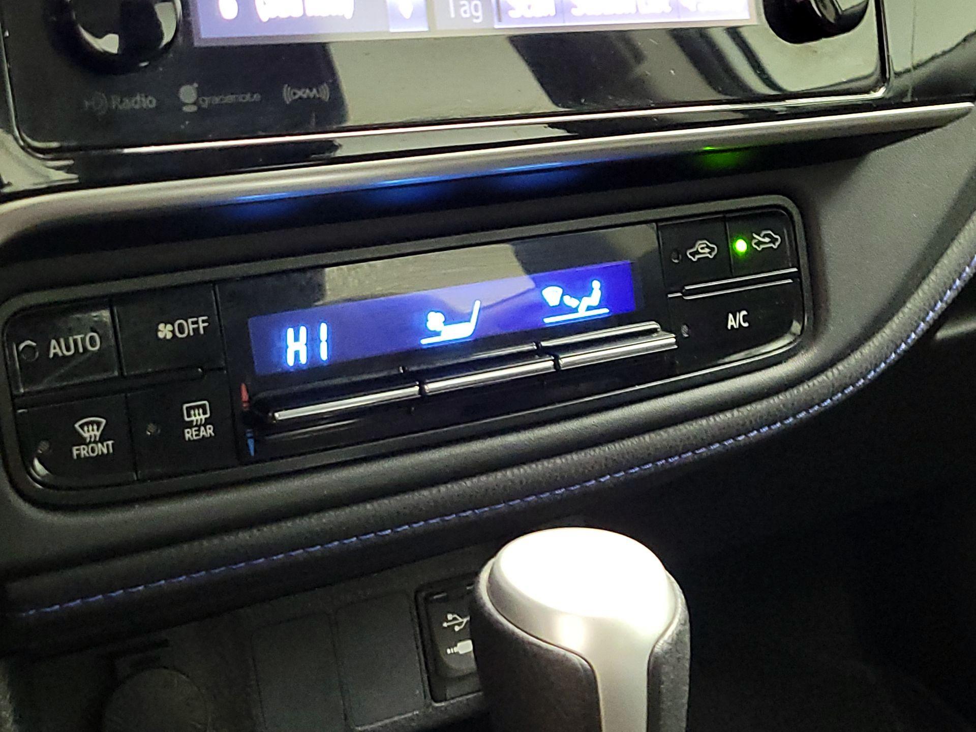 Thumbnail: 2017 Toyota Corolla - 16