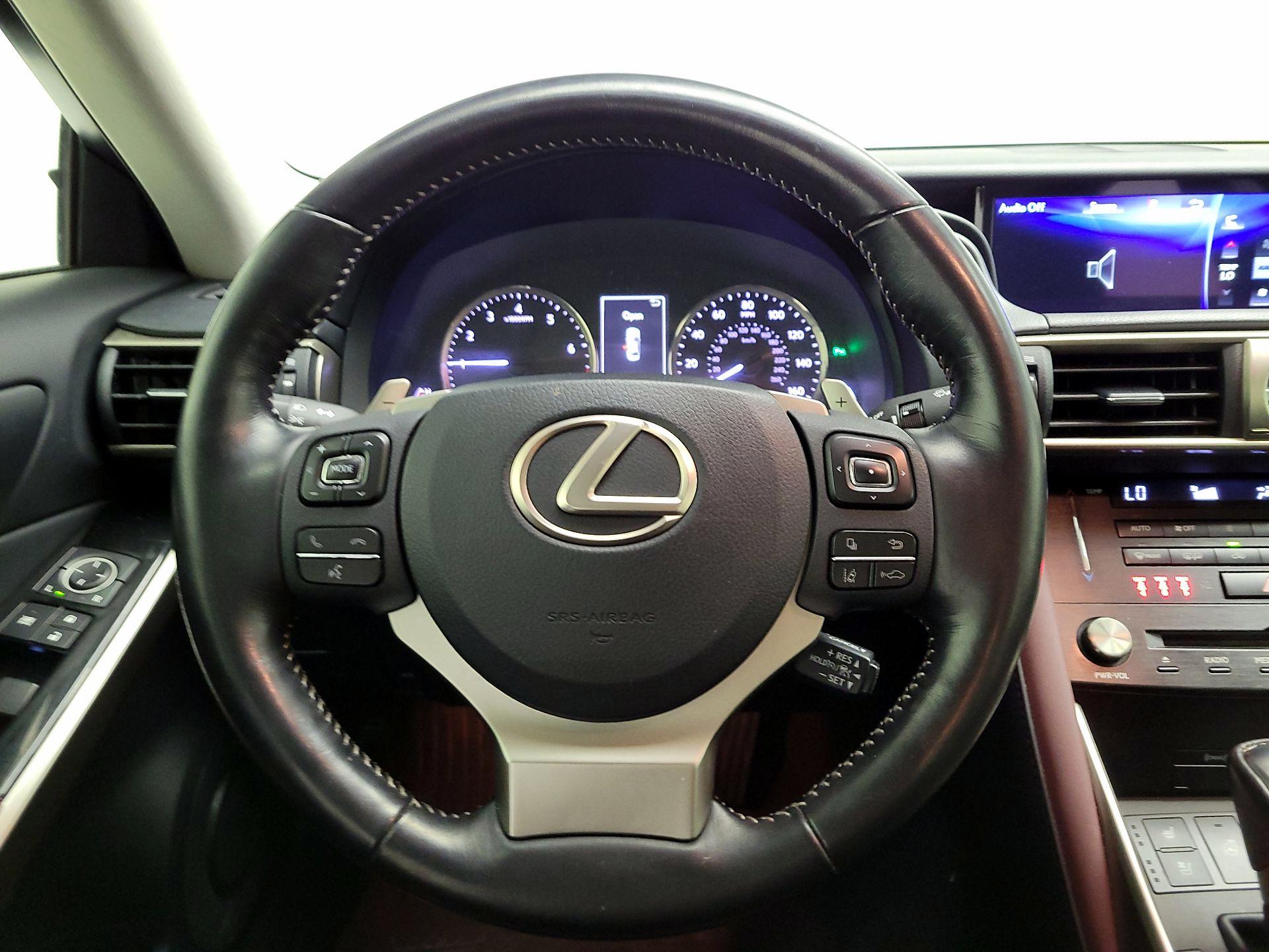 Thumbnail: 2017 Lexus IS - 10