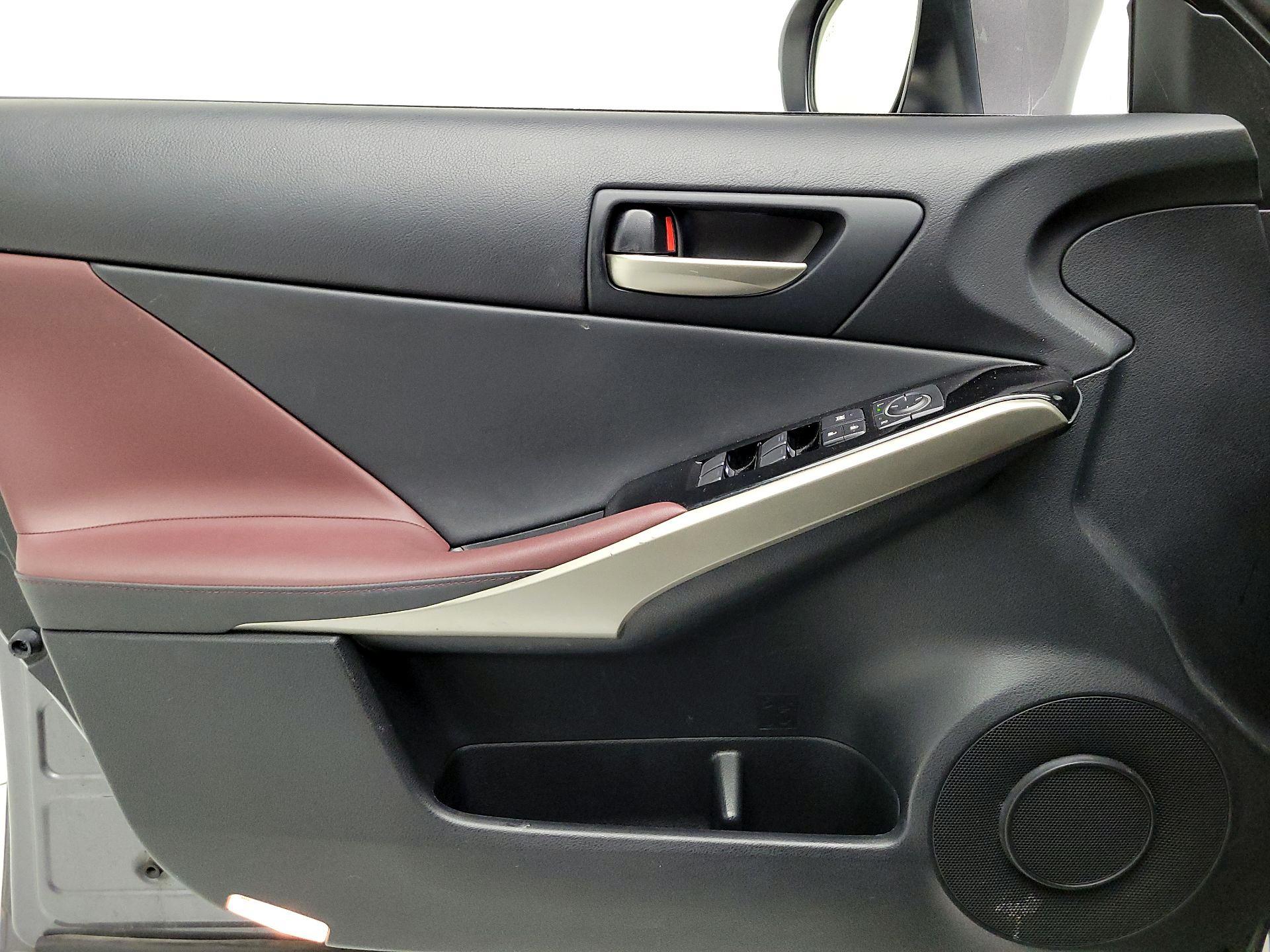 Thumbnail: 2017 Lexus IS - 12