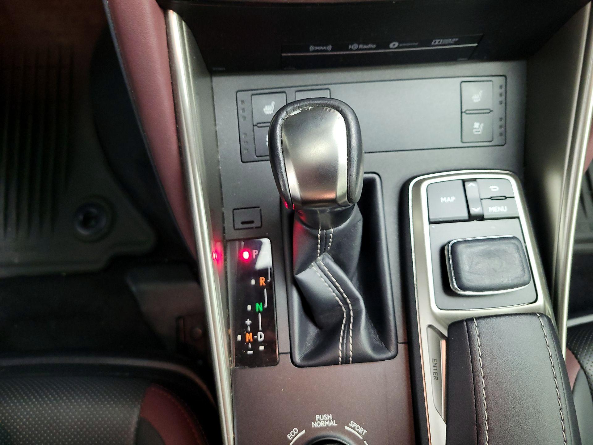 Thumbnail: 2017 Lexus IS - 15