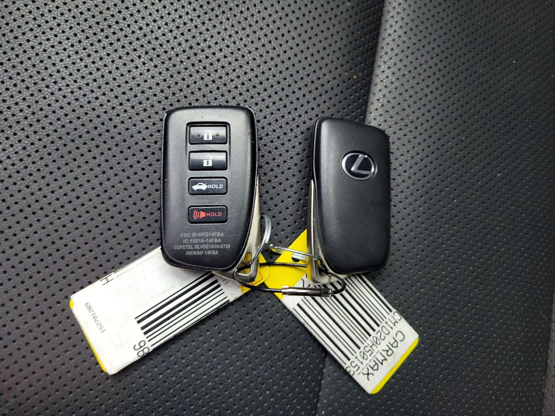 Thumbnail: 2017 Lexus IS - 18