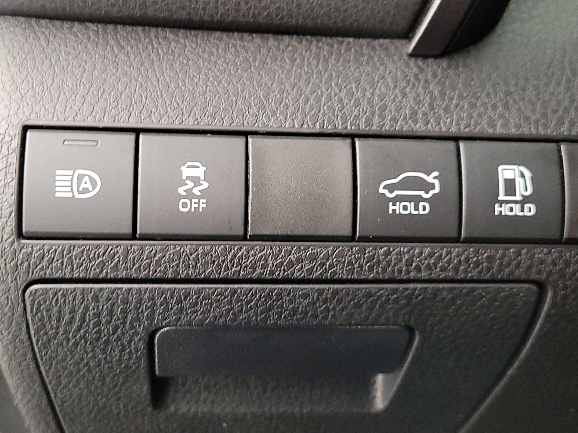 Thumbnail: 2020 Toyota Camry - 13