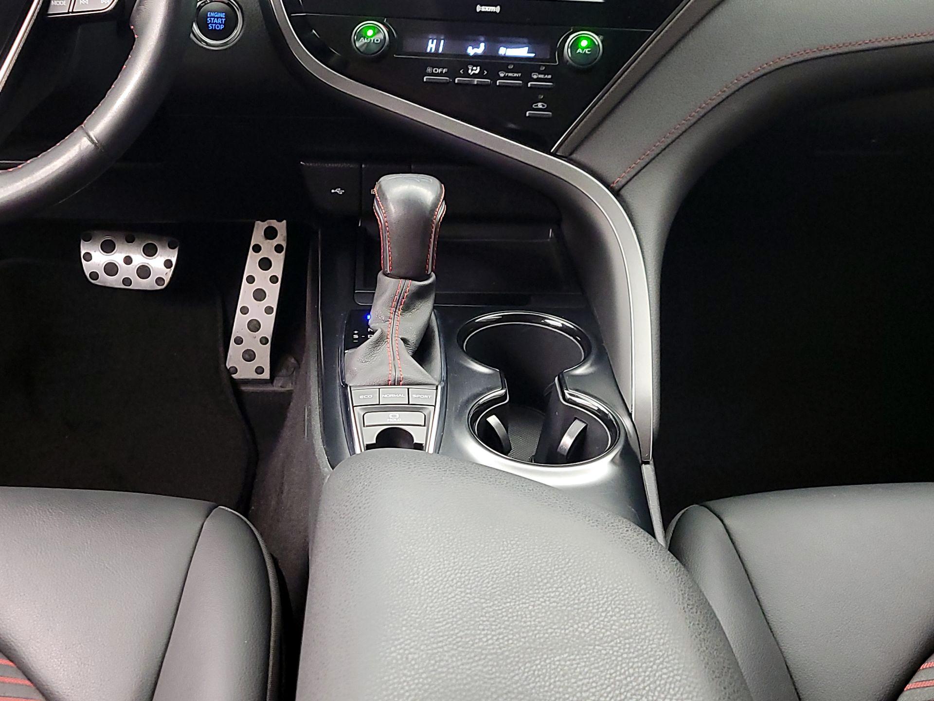 Thumbnail: 2020 Toyota Camry - 17