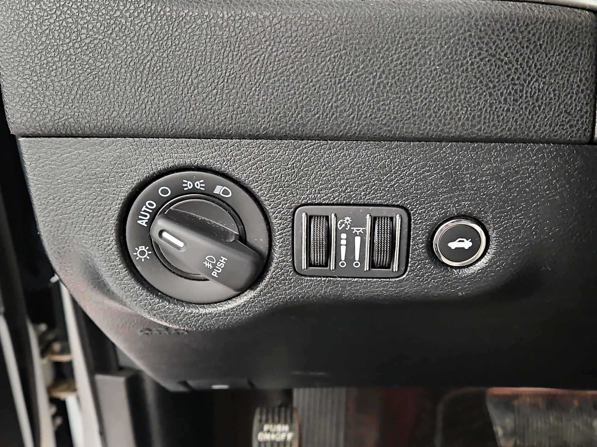 Thumbnail: 2018 Dodge Charger - 13