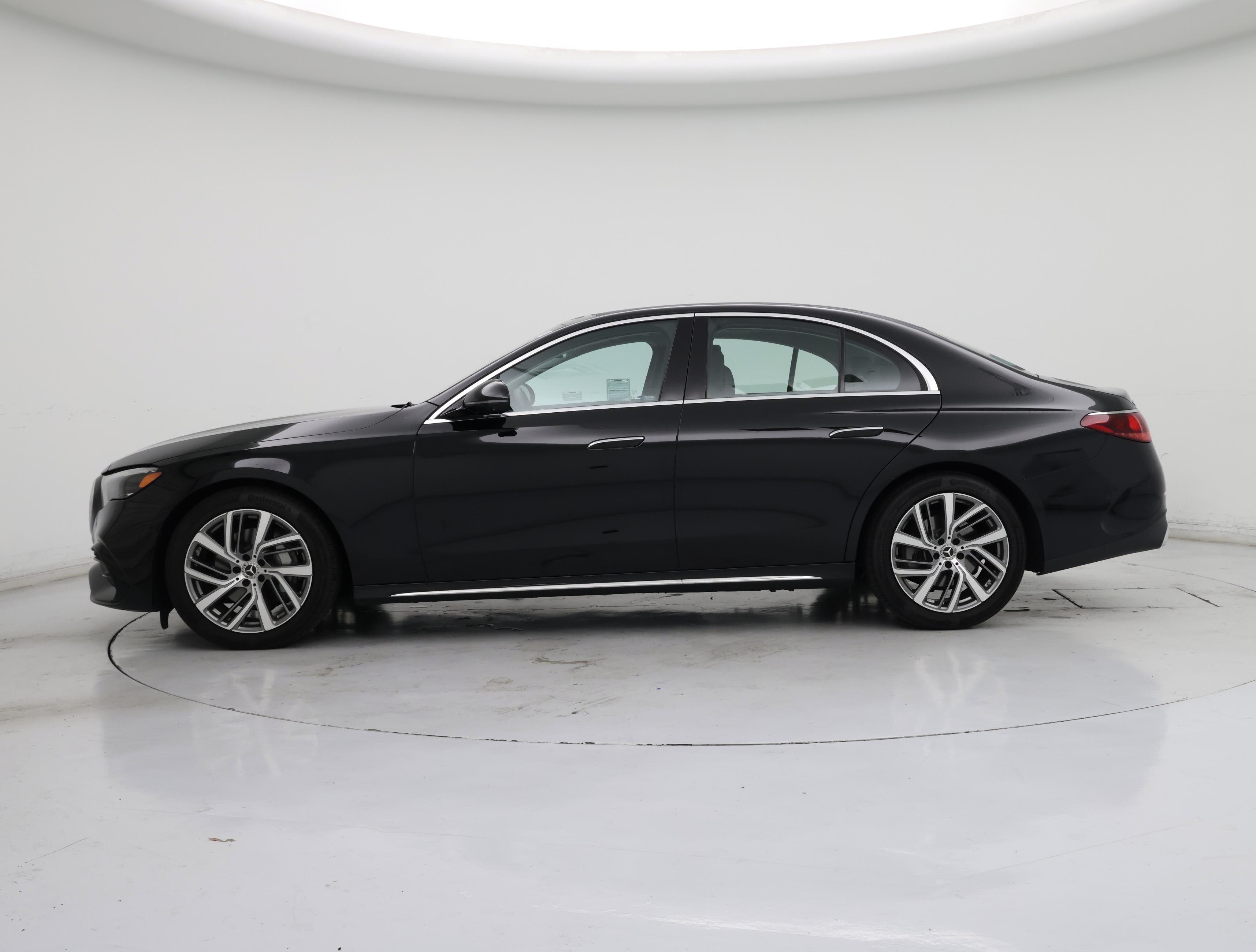 Thumbnail: 2024 Mercedes-Benz E-Class - 3
