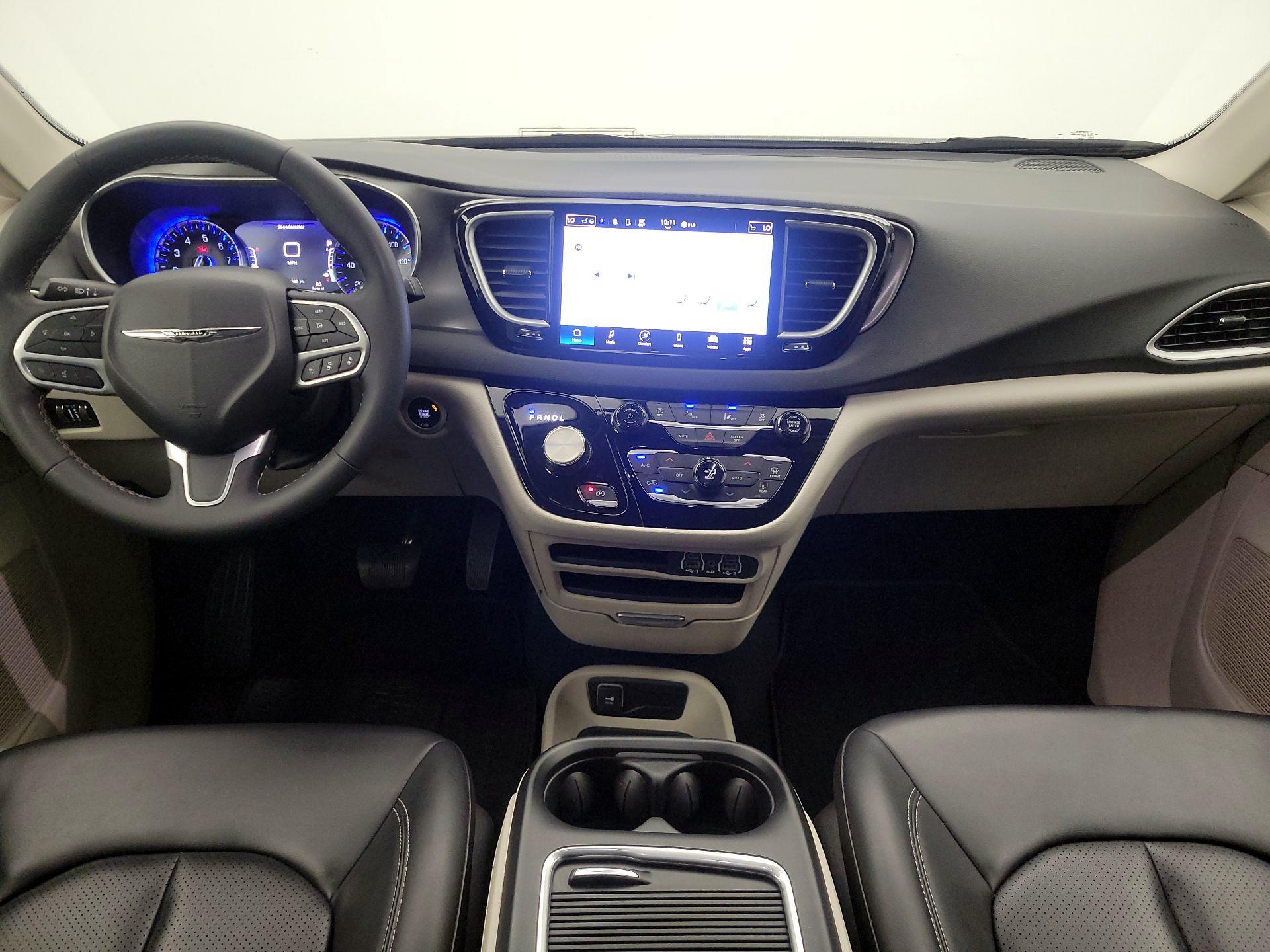 Thumbnail: 2023 Chrysler Pacifica - 9