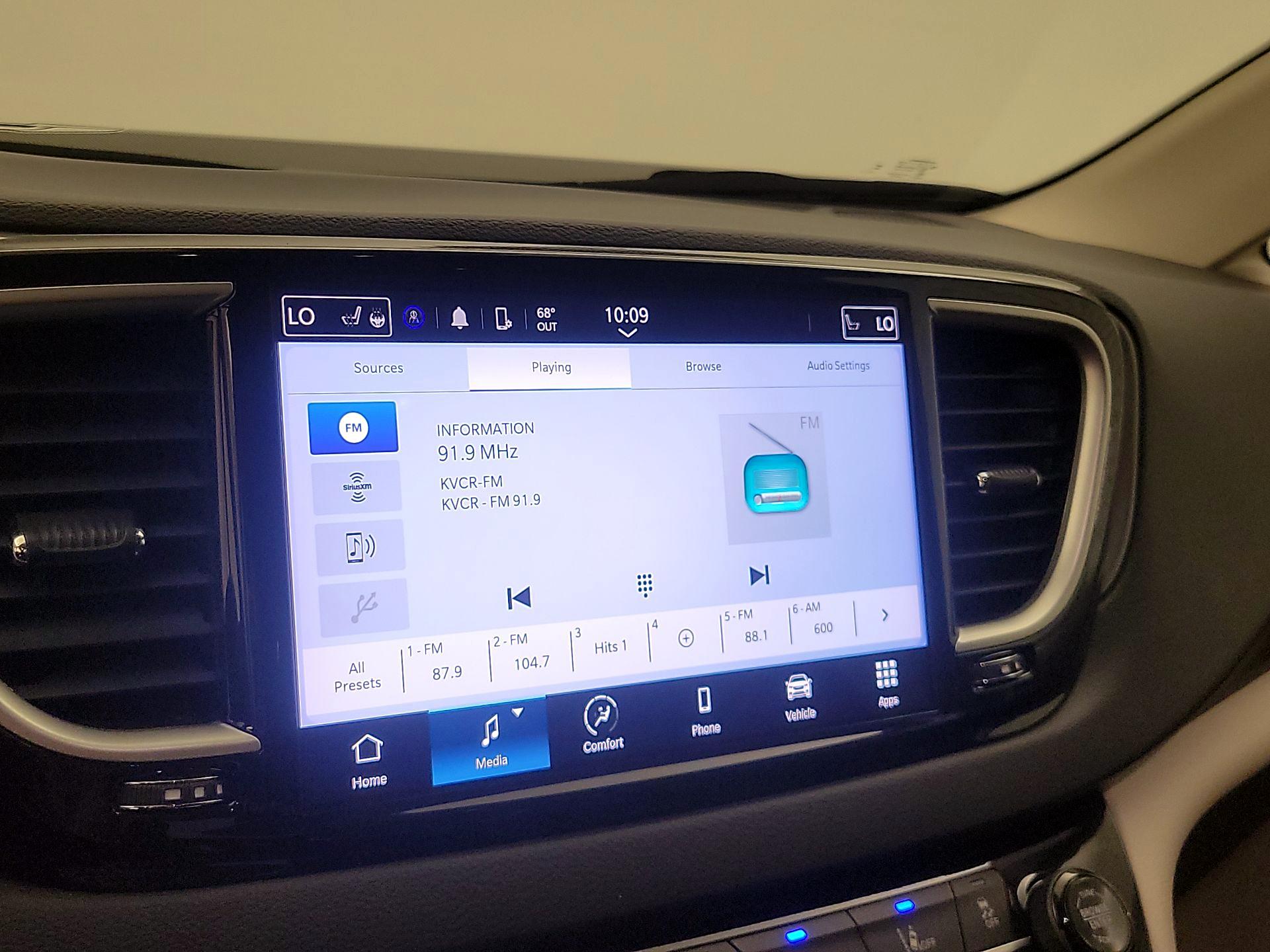 Thumbnail: 2023 Chrysler Pacifica - 15