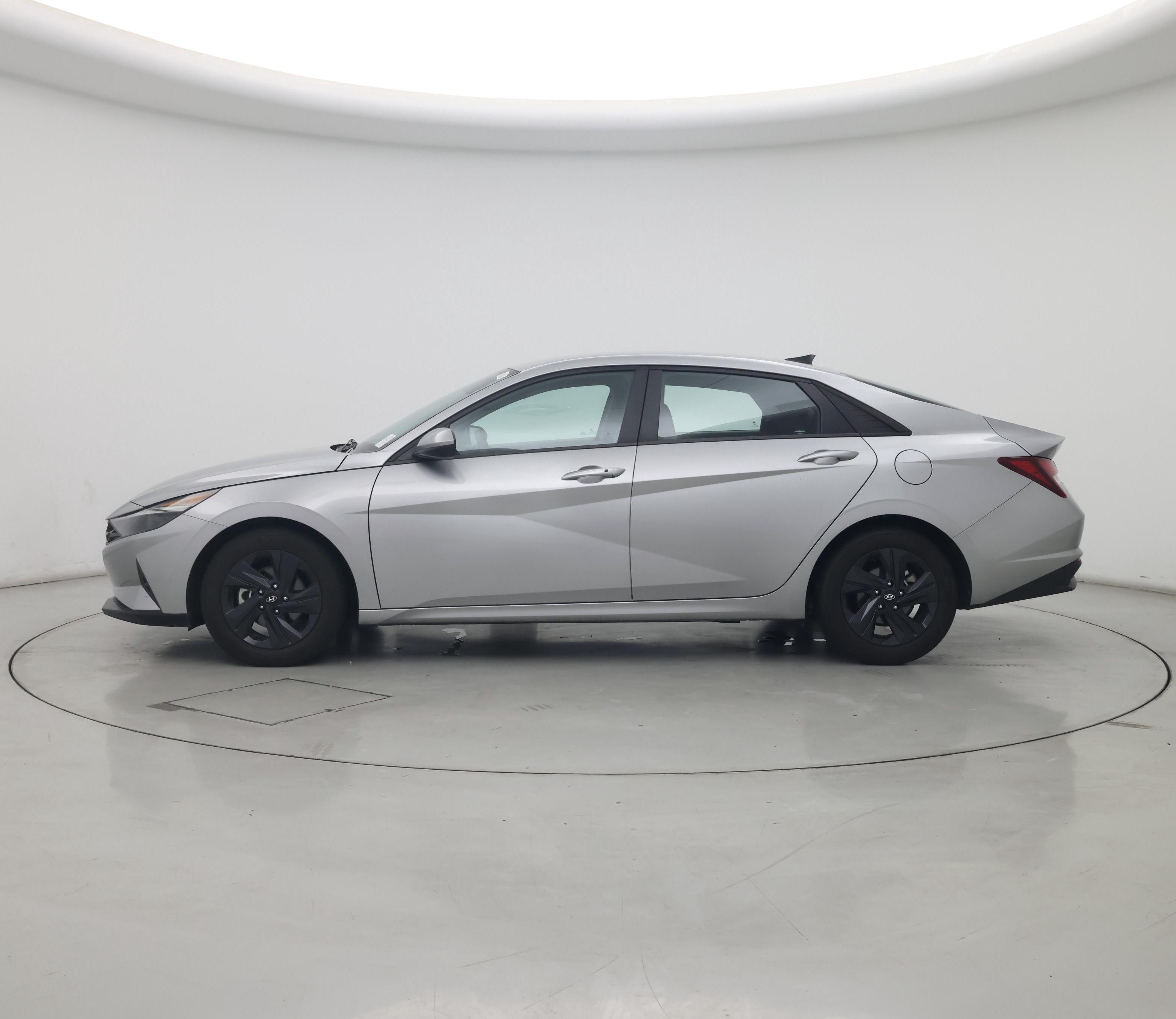 Thumbnail: 2022 Hyundai Elantra - 3