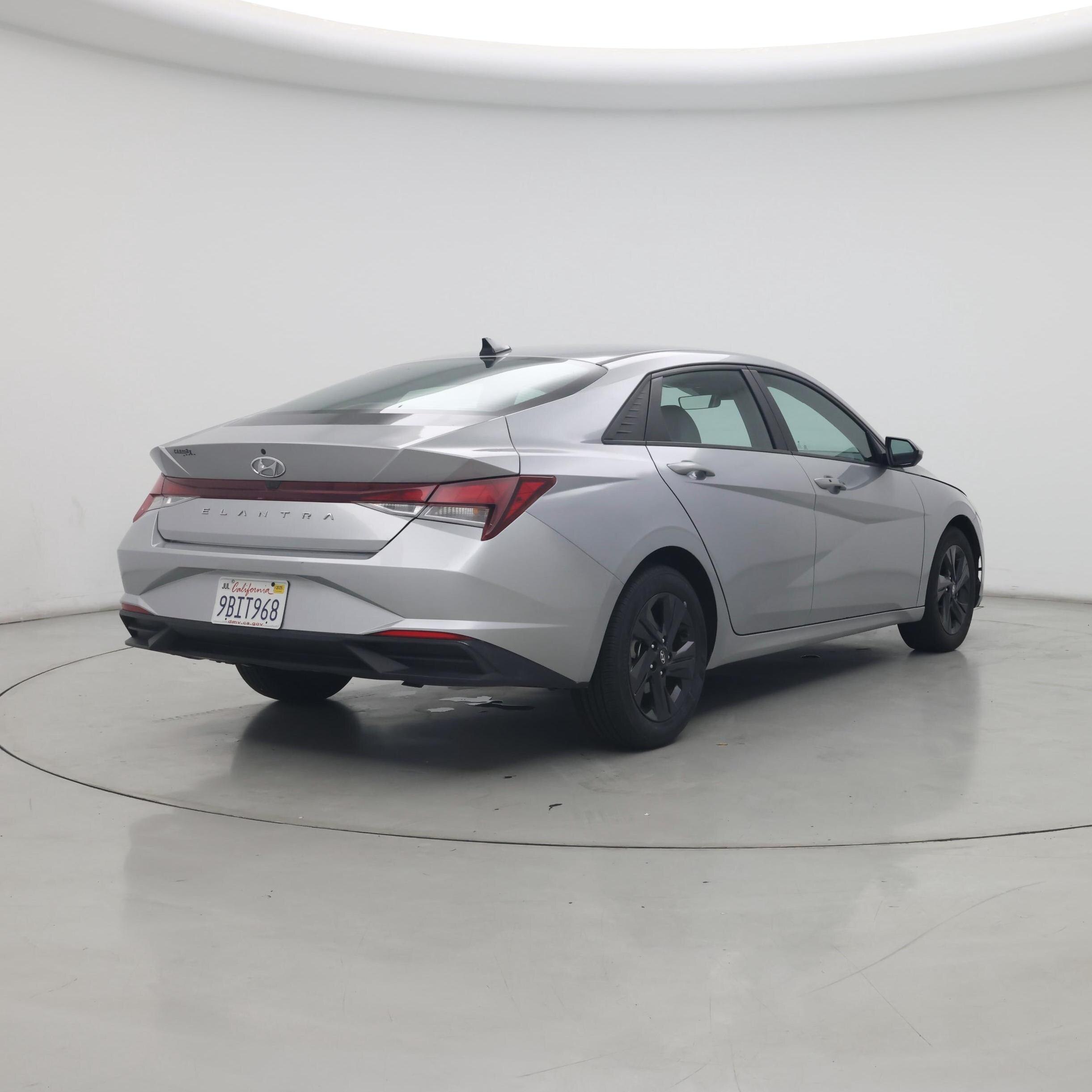 Thumbnail: 2022 Hyundai Elantra - 8