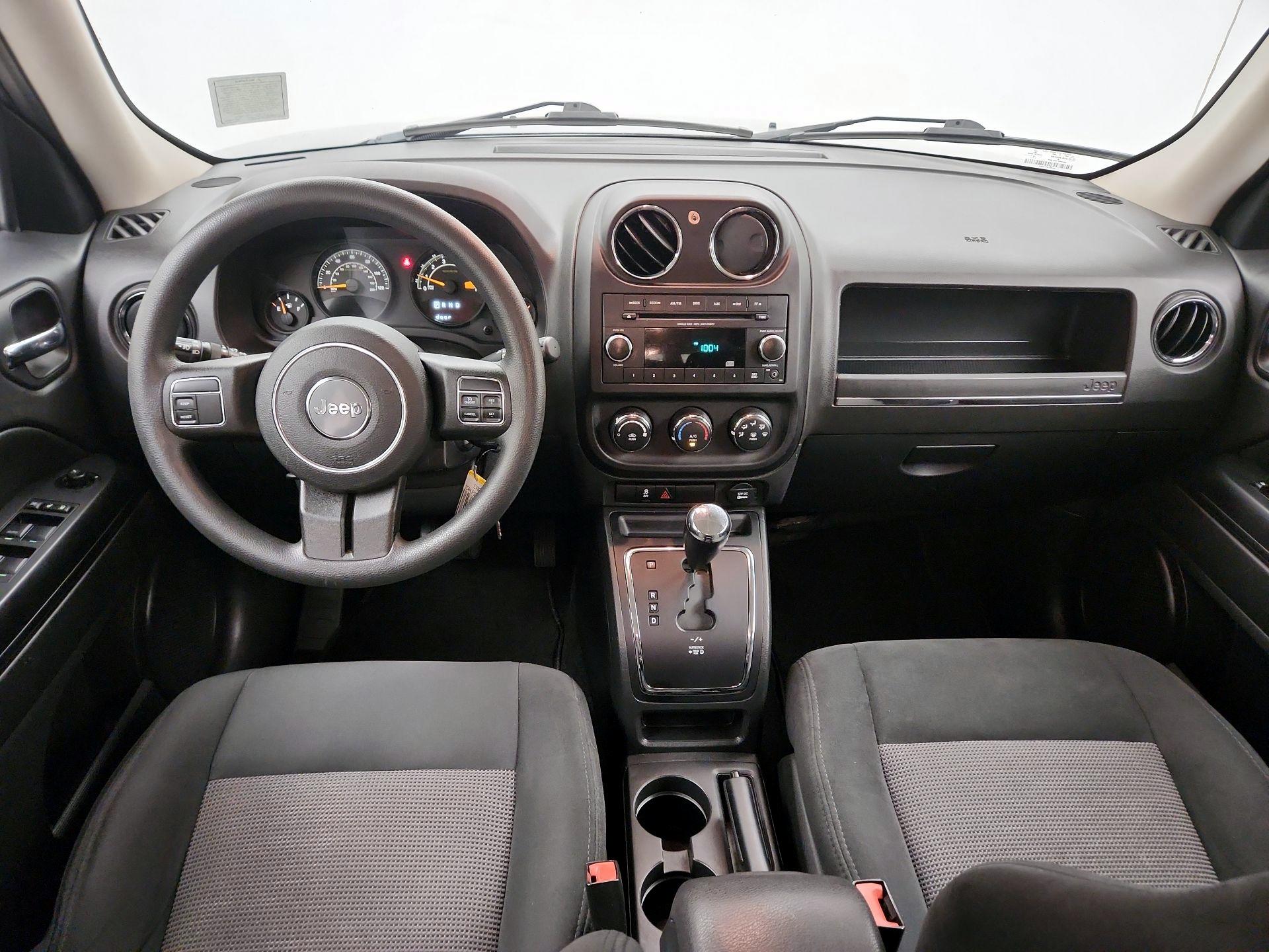 Thumbnail: 2015 Jeep Patriot - 9