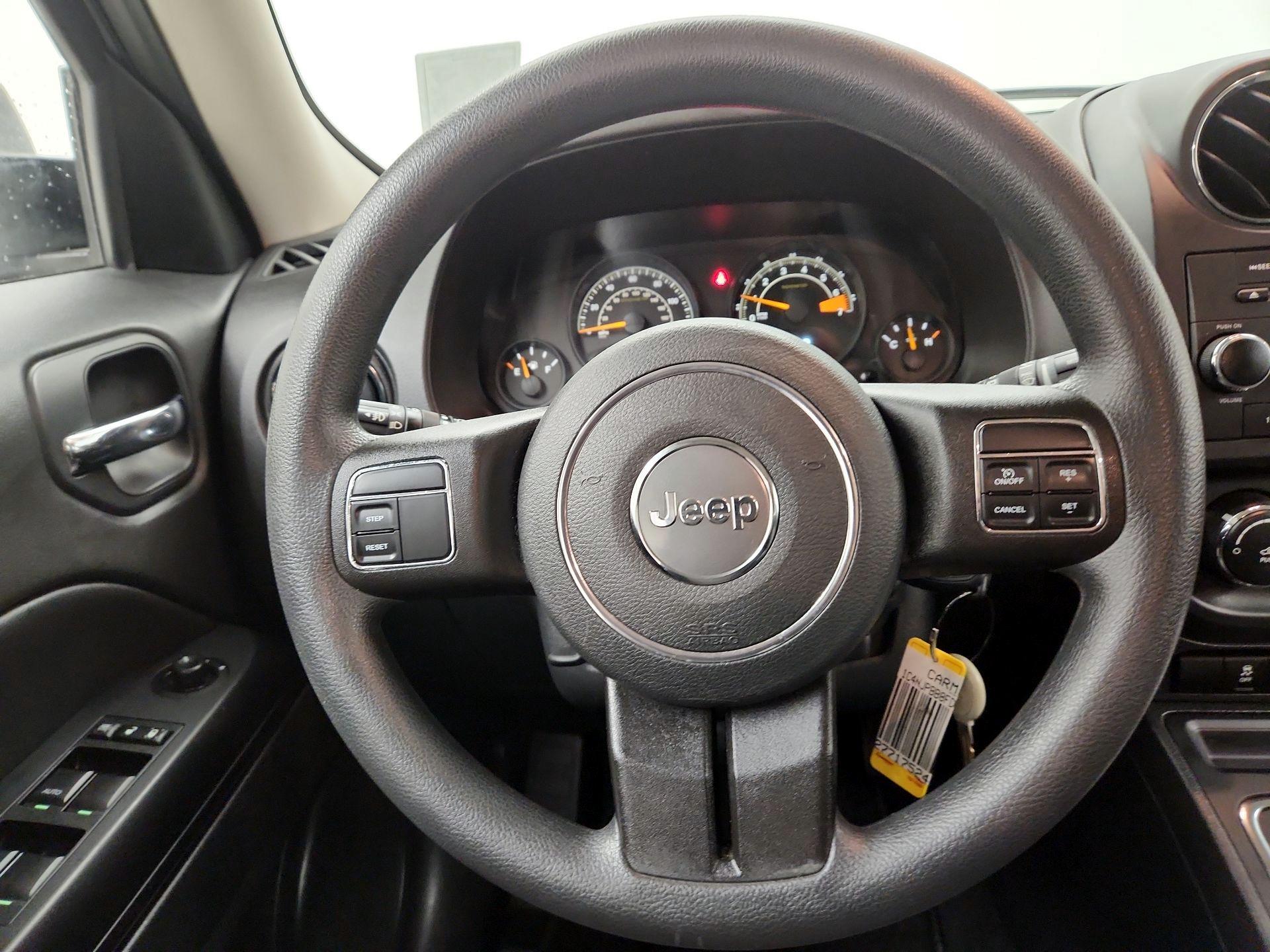 Thumbnail: 2015 Jeep Patriot - 10