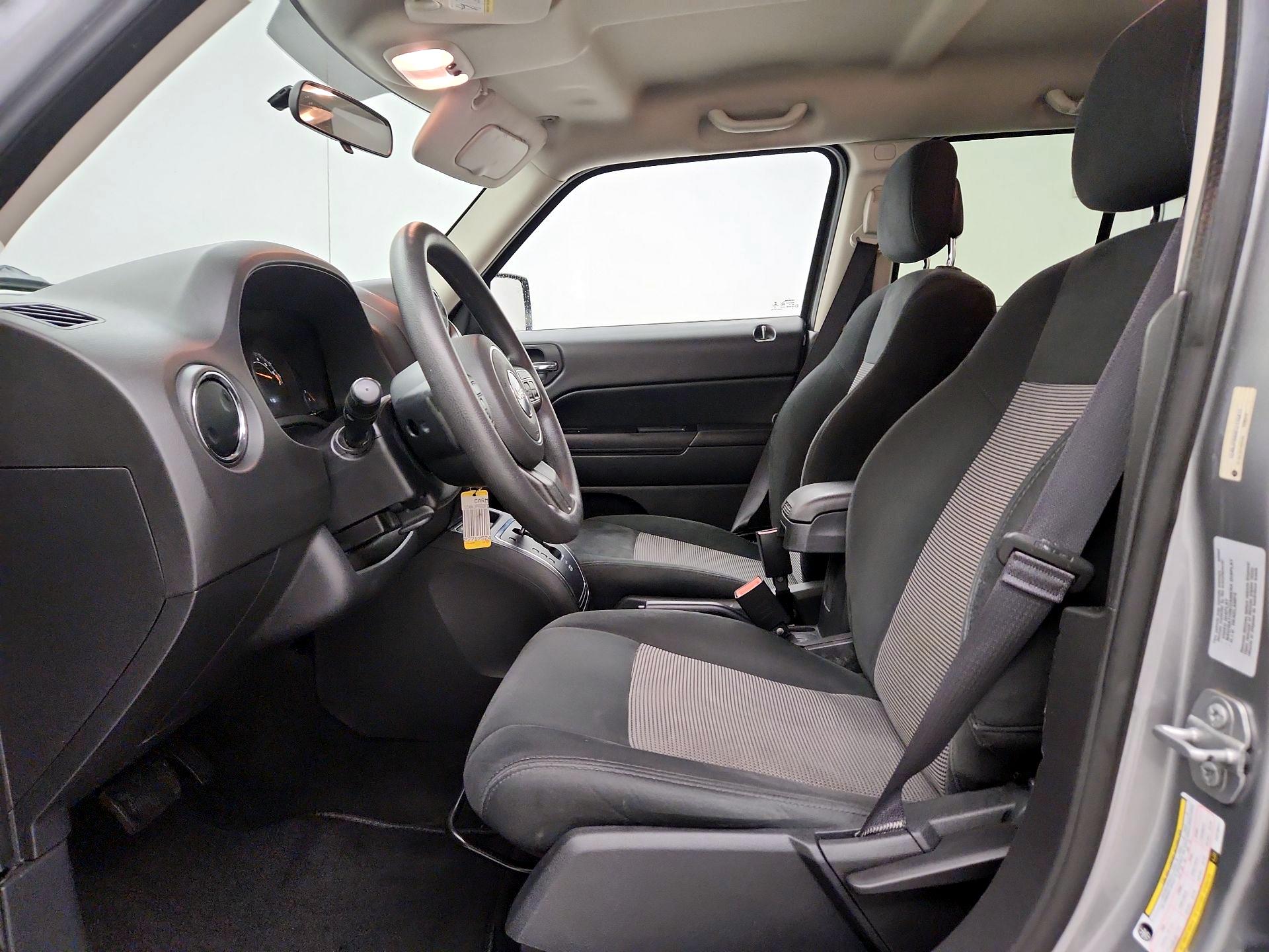 Thumbnail: 2015 Jeep Patriot - 11