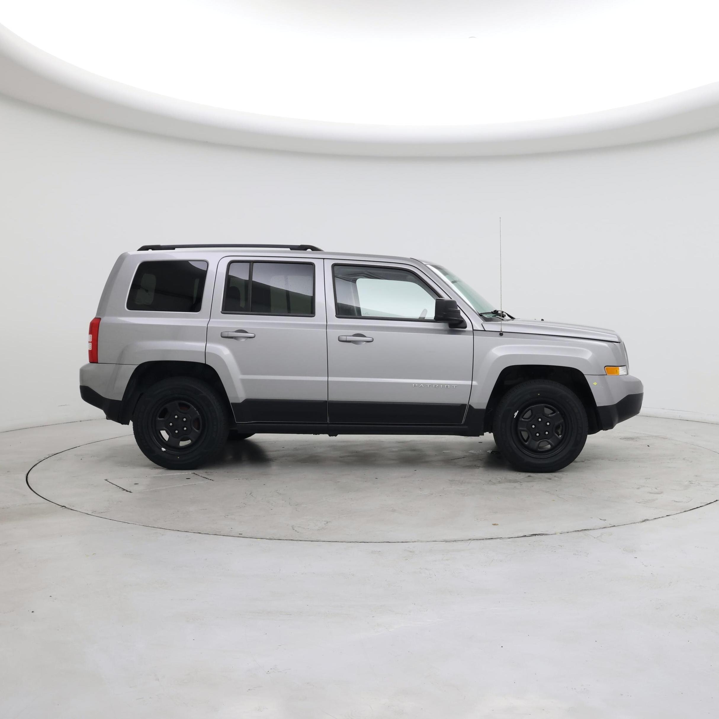 Thumbnail: 2015 Jeep Patriot - 7