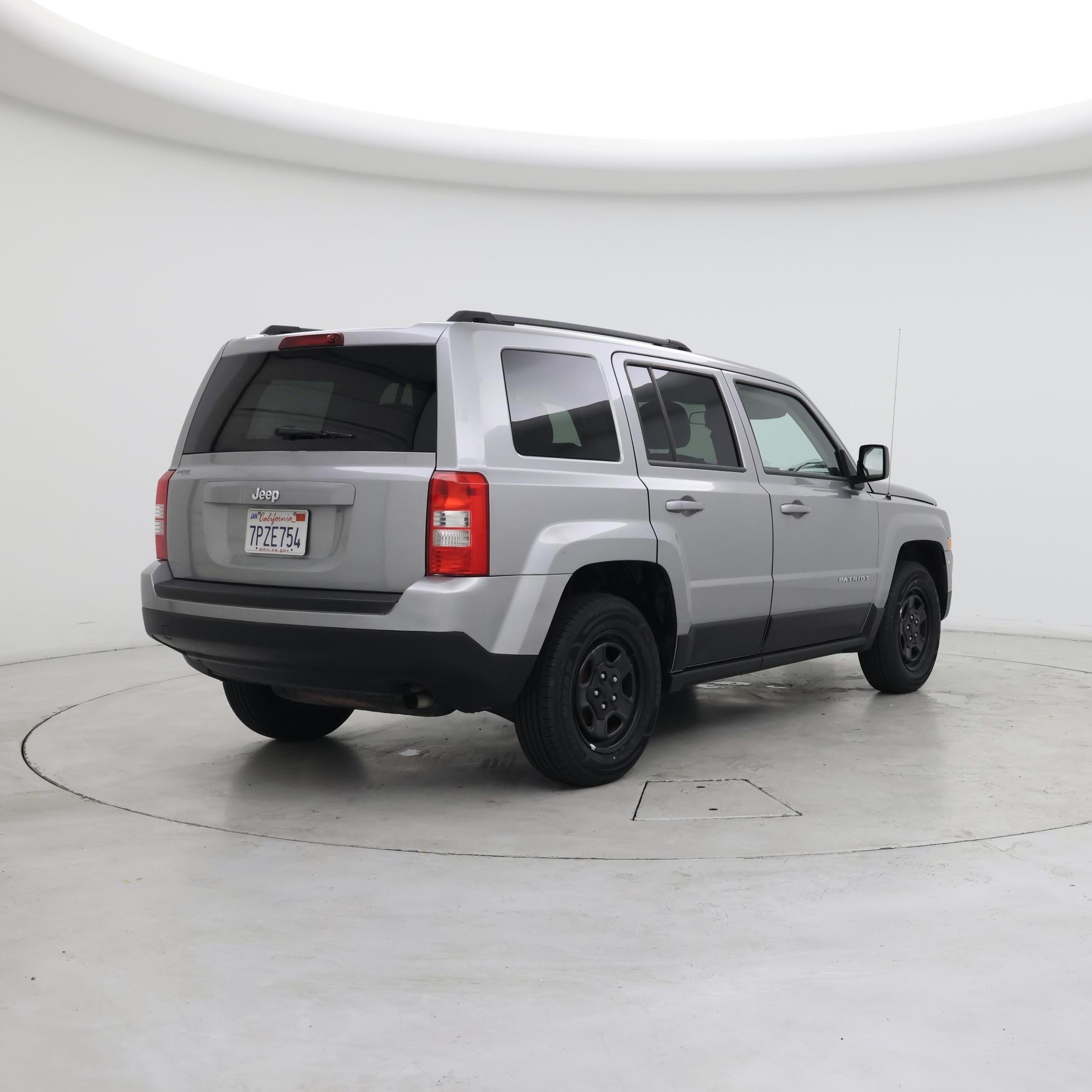 Thumbnail: 2015 Jeep Patriot - 8
