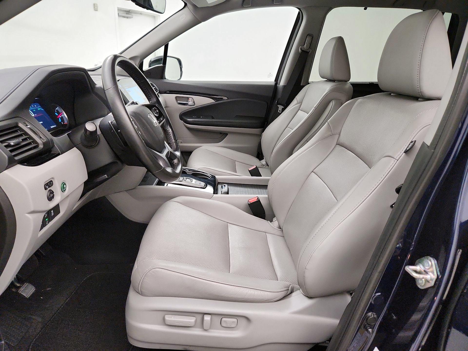Thumbnail: 2019 Honda Pilot - 9
