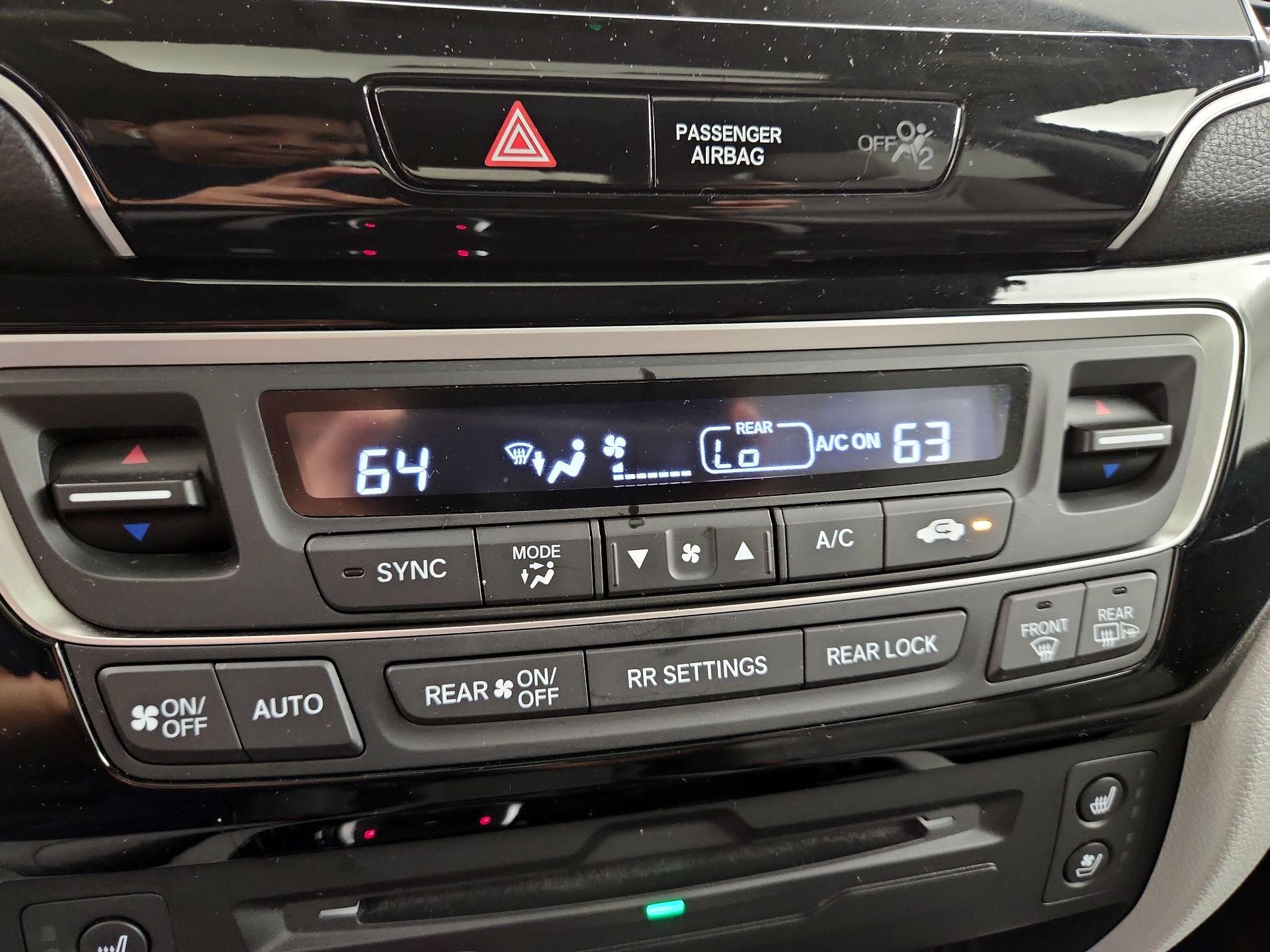 Thumbnail: 2019 Honda Pilot - 15