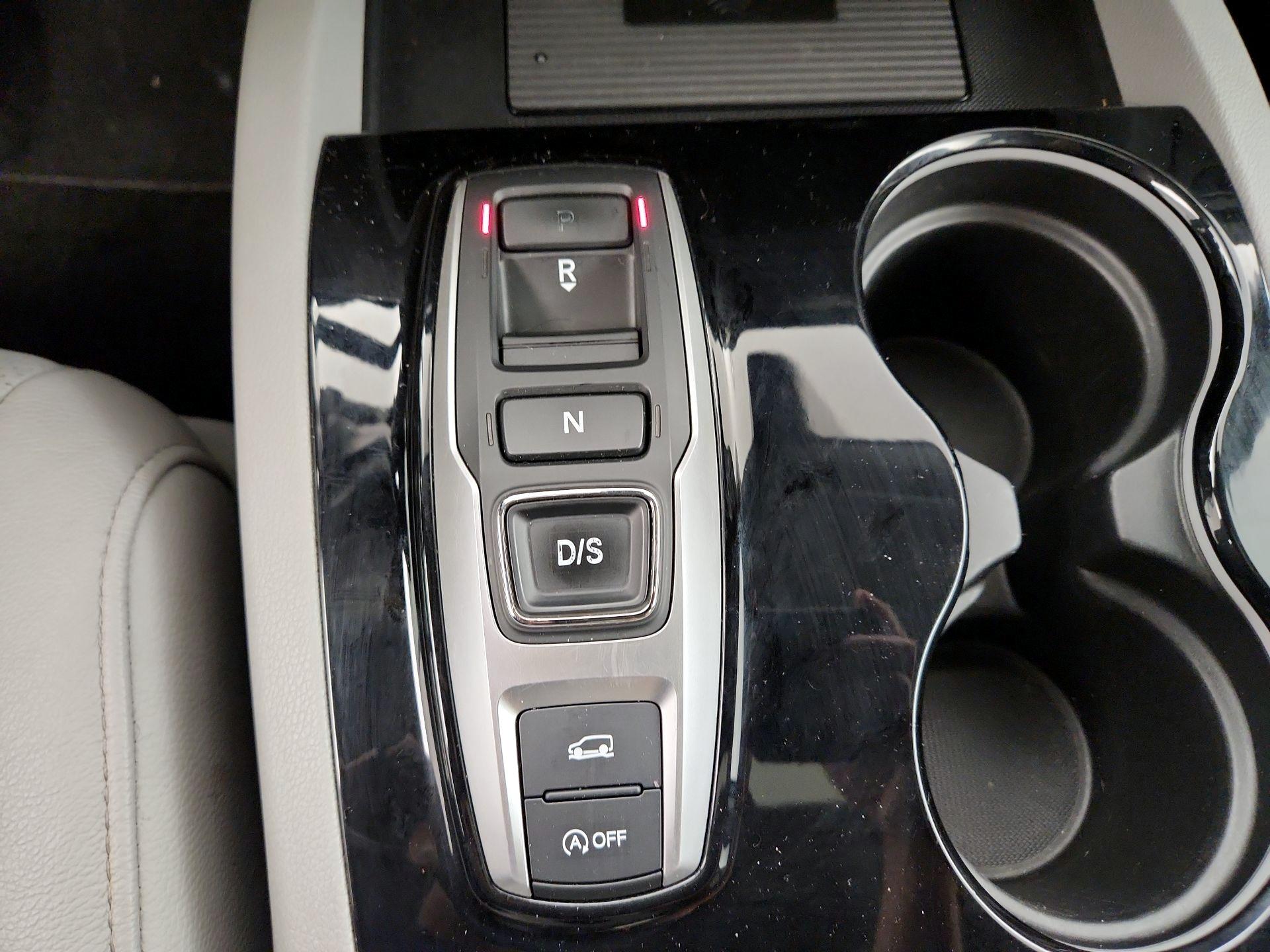 Thumbnail: 2019 Honda Pilot - 16