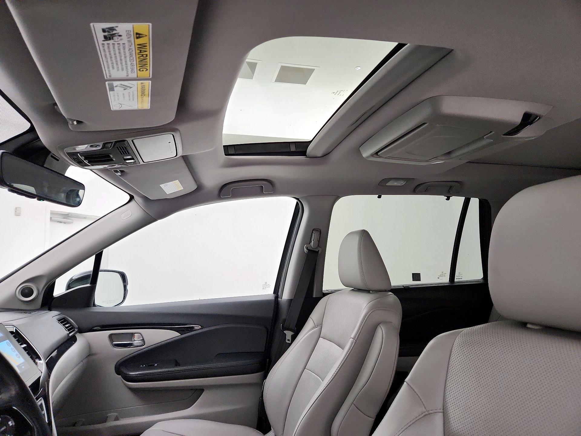 Thumbnail: 2019 Honda Pilot - 18