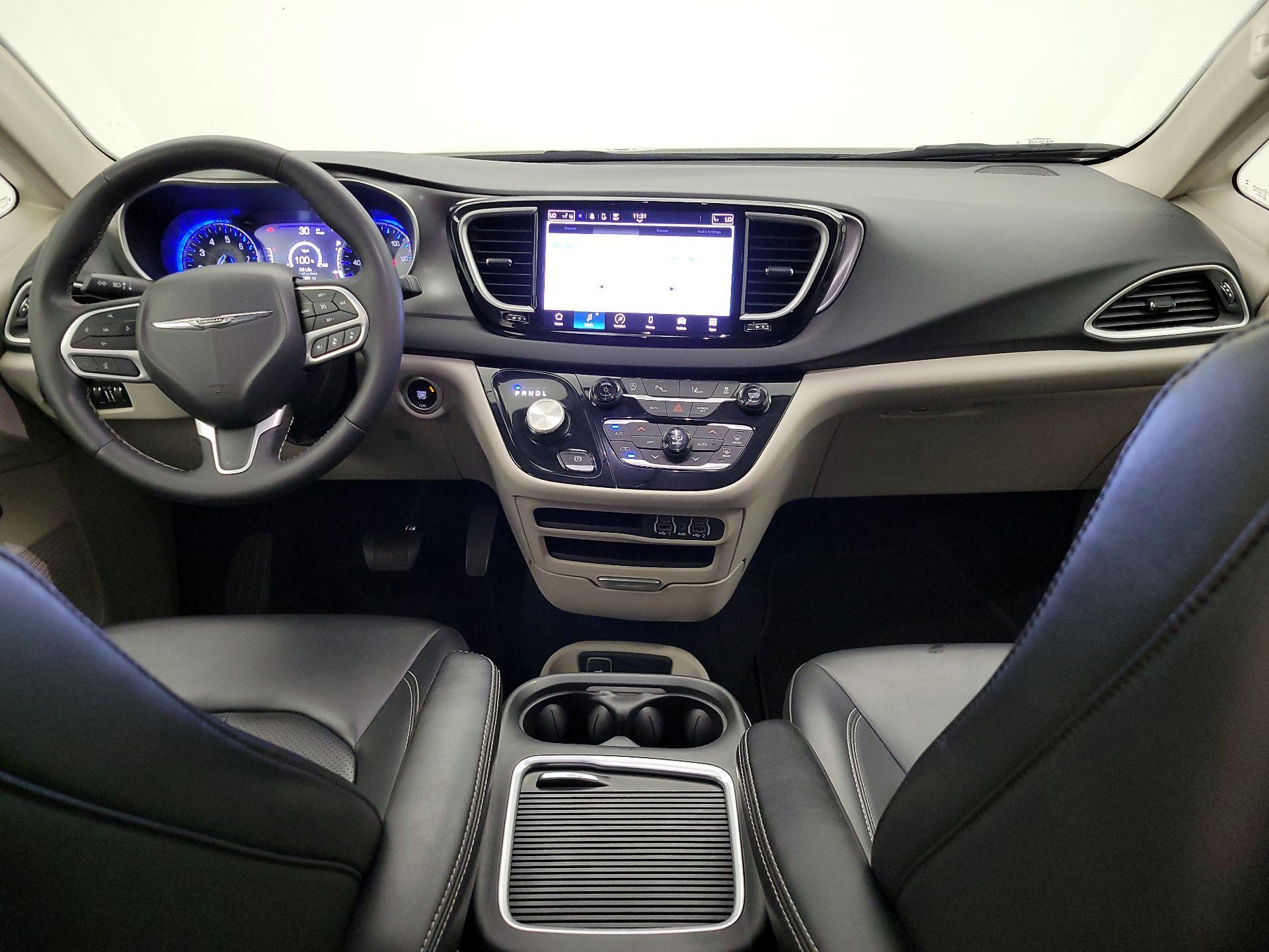 Thumbnail: 2023 Chrysler Pacifica - 9