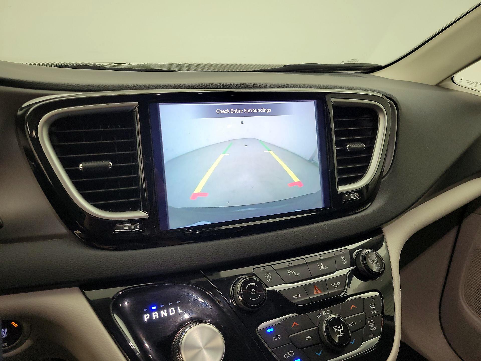 Thumbnail: 2023 Chrysler Pacifica - 14