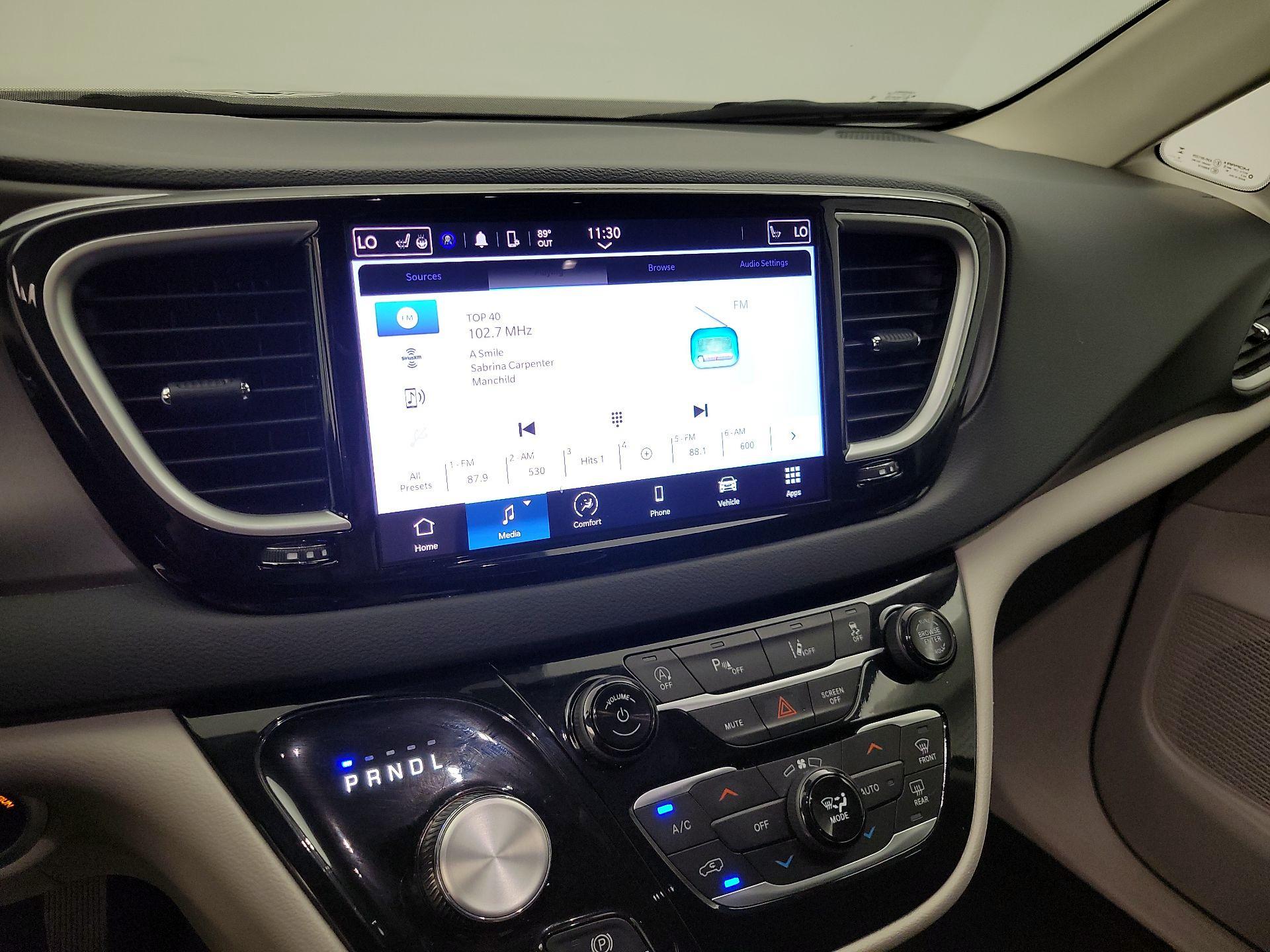 Thumbnail: 2023 Chrysler Pacifica - 15
