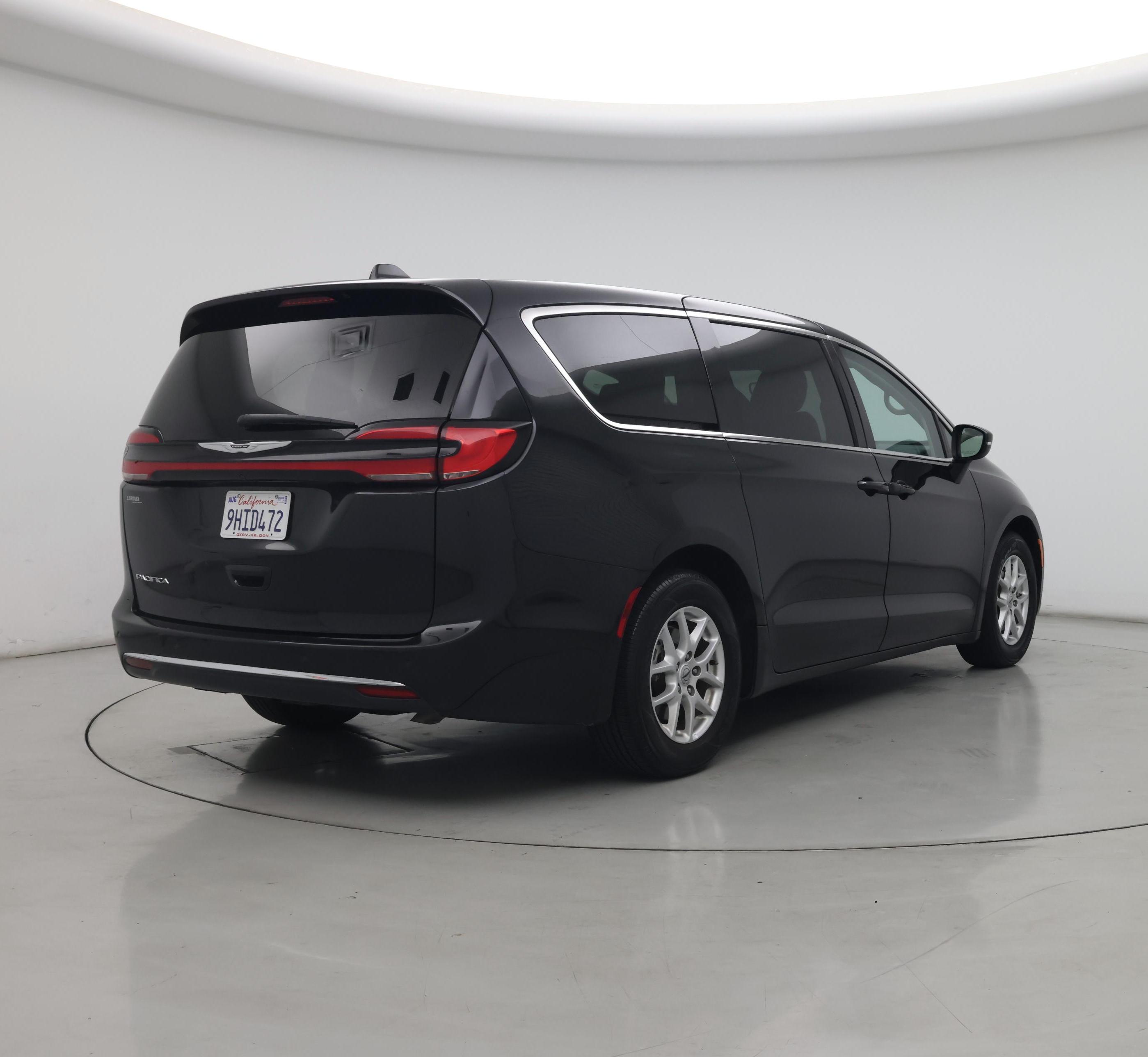 Thumbnail: 2023 Chrysler Pacifica - 8