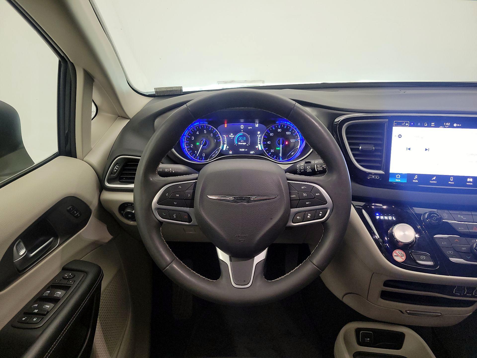 Thumbnail: 2023 Chrysler Pacifica - 10