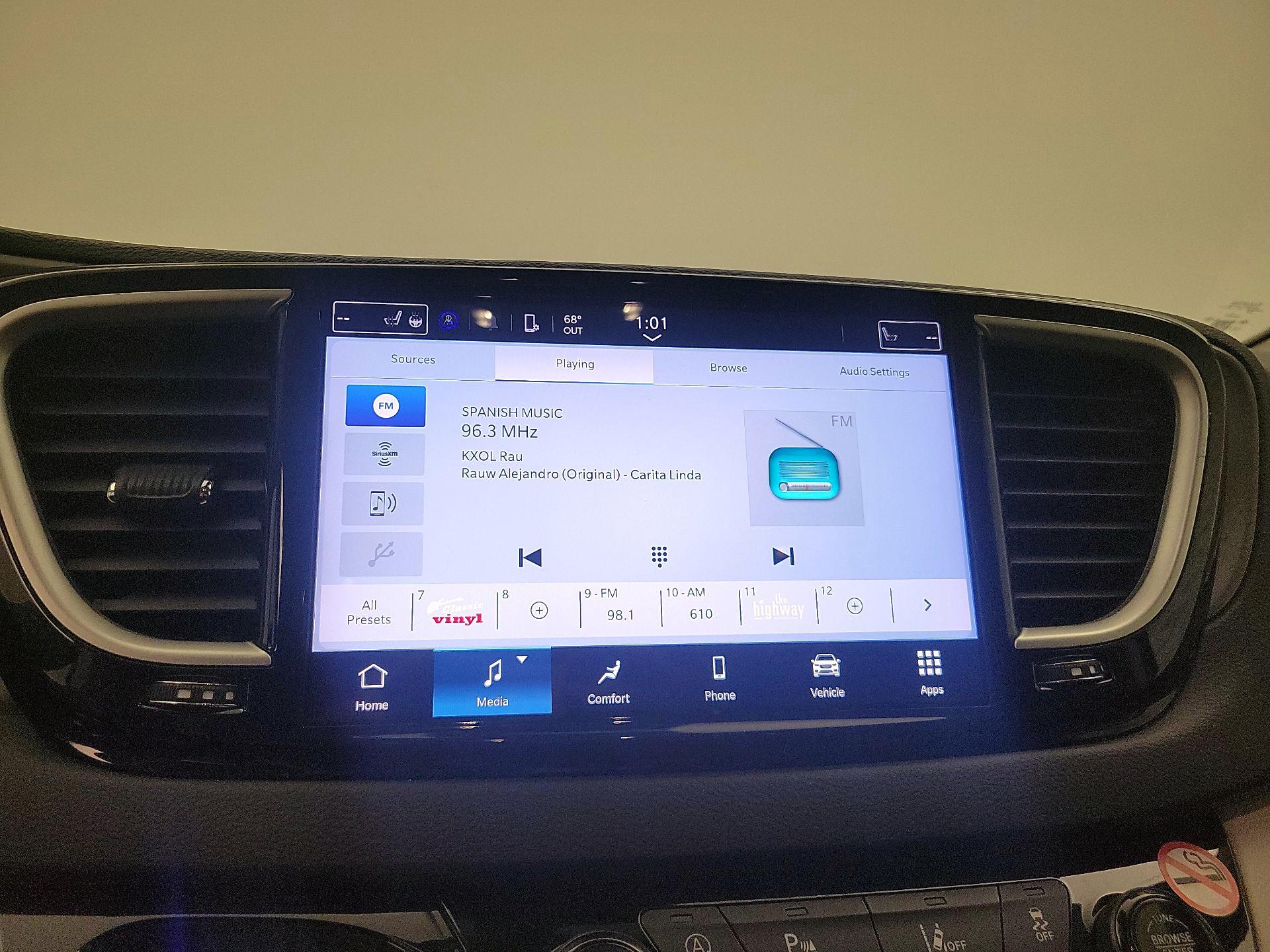 Thumbnail: 2023 Chrysler Pacifica - 15