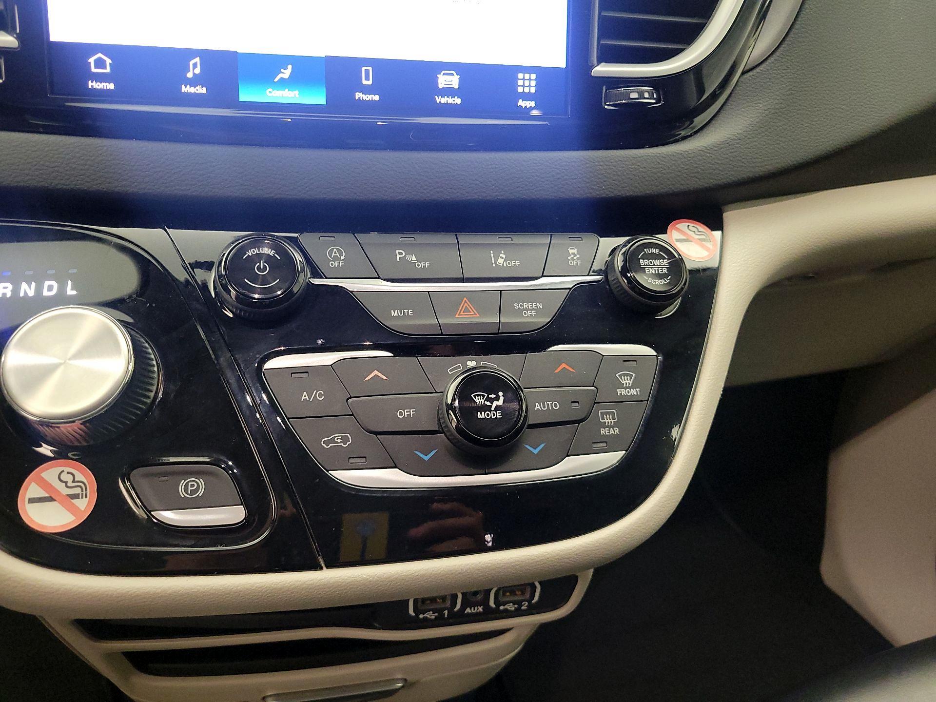 Thumbnail: 2023 Chrysler Pacifica - 16