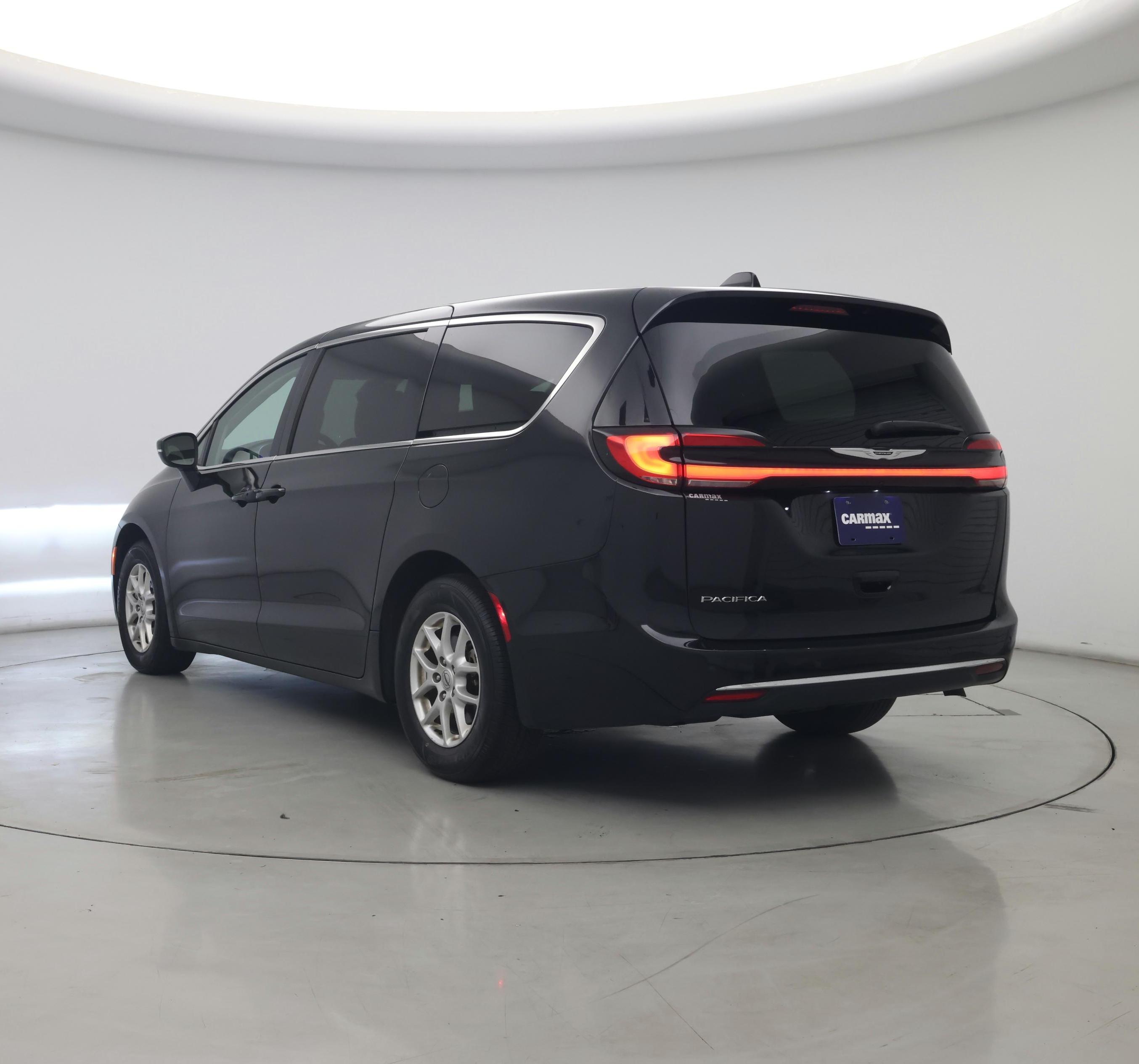 Thumbnail: 2023 Chrysler Pacifica - 2