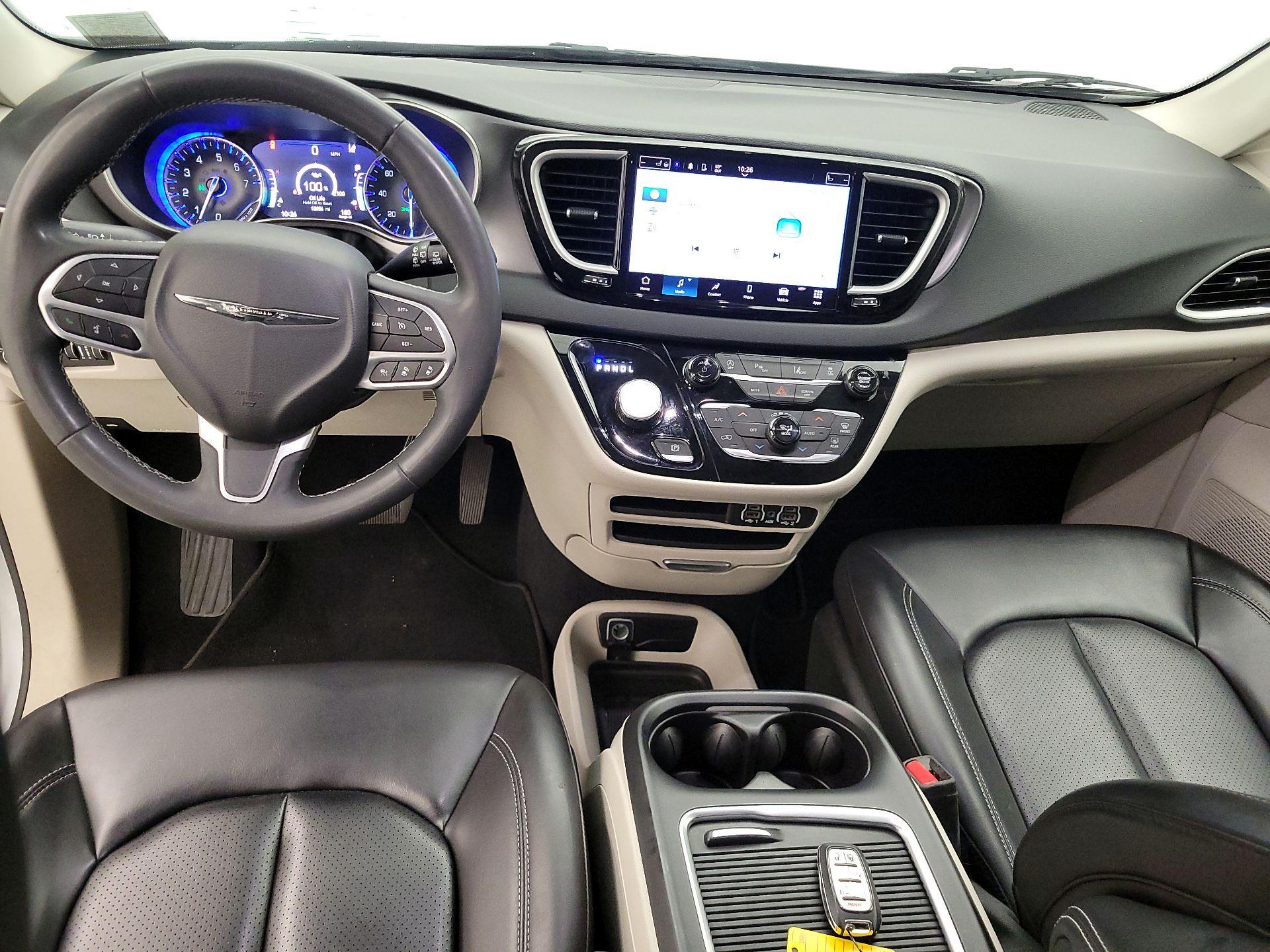 Thumbnail: 2023 Chrysler Pacifica - 9