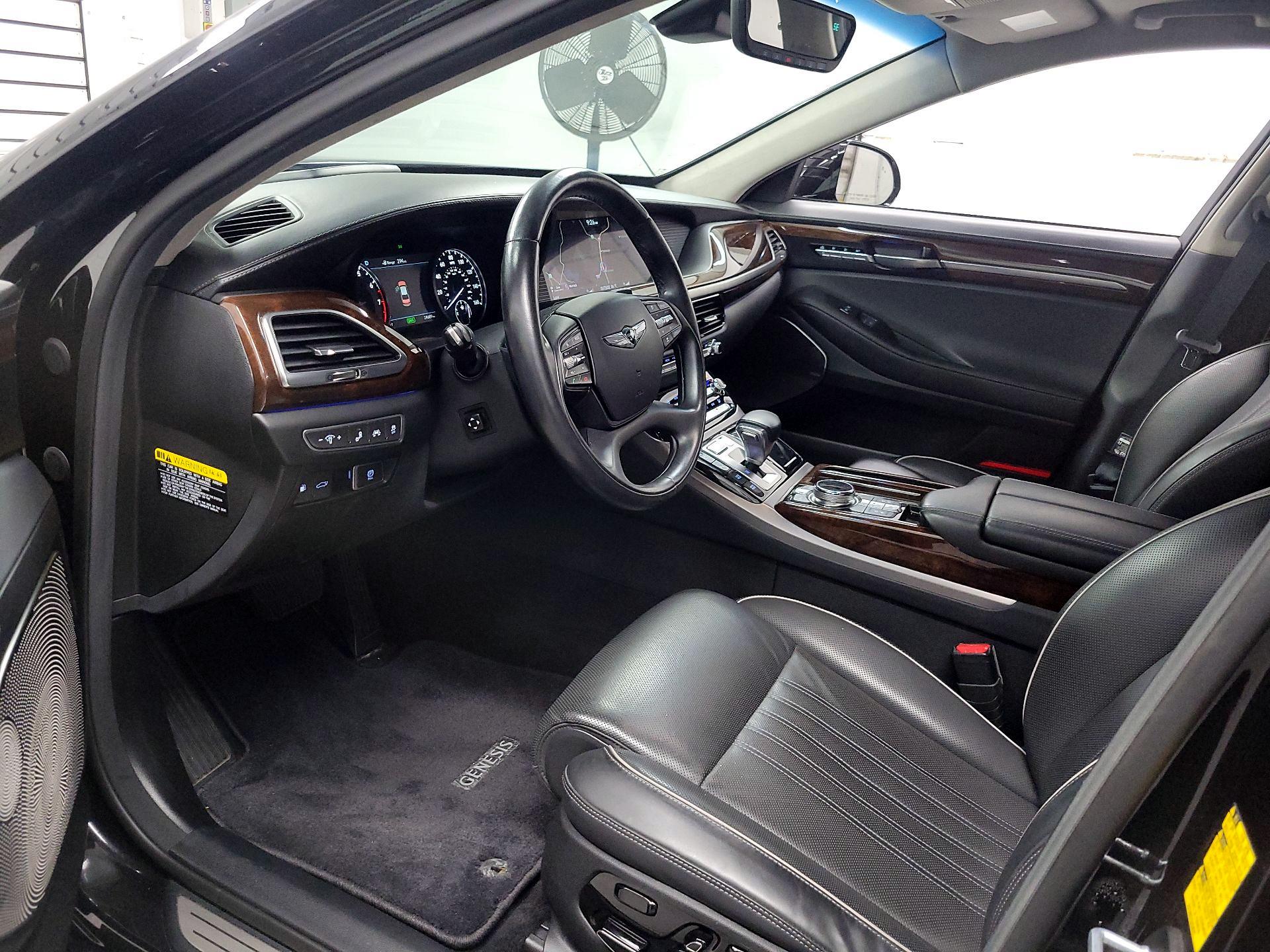 Thumbnail: 2019 Genesis G90 - 11
