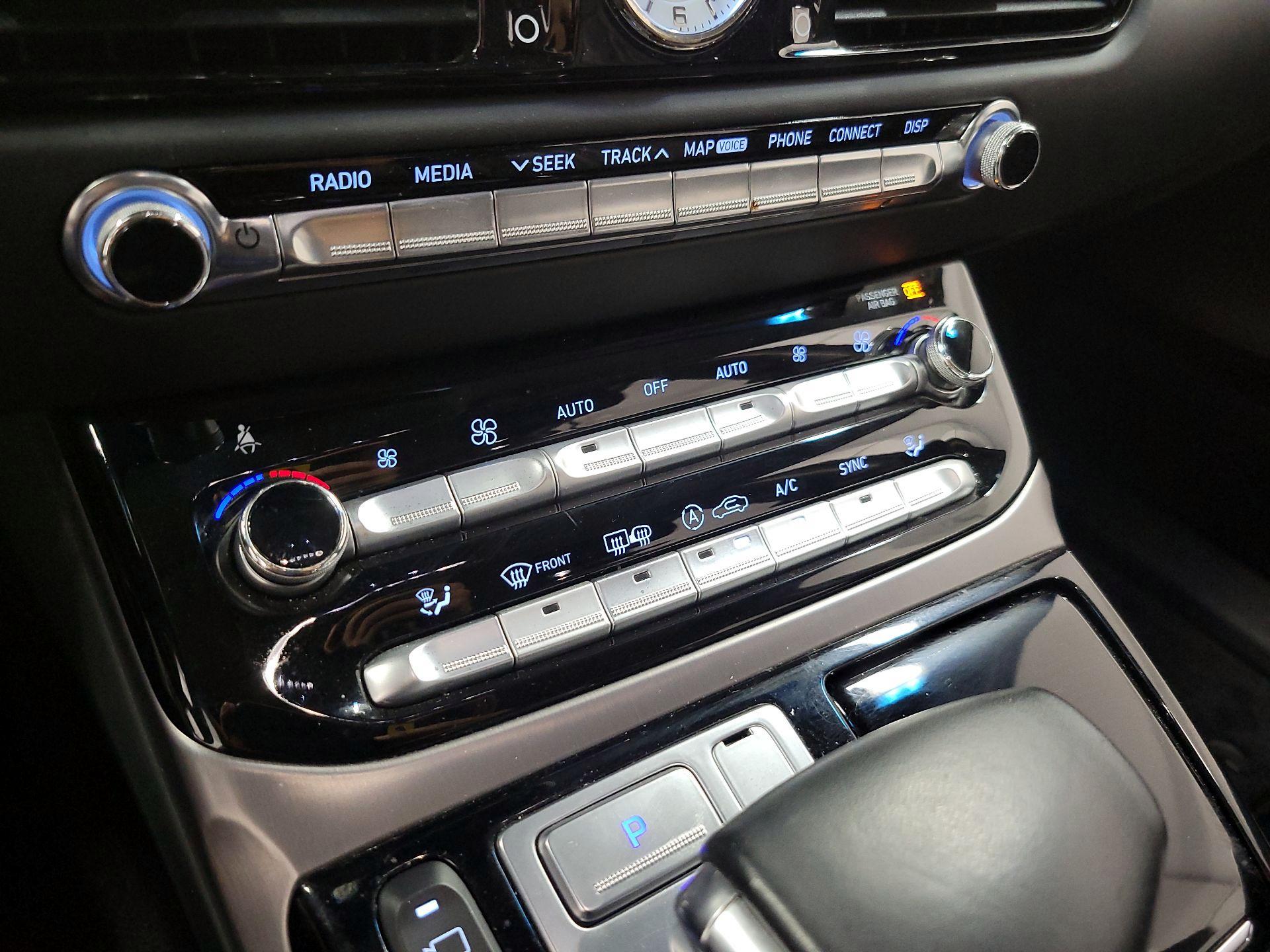 Thumbnail: 2019 Genesis G90 - 17