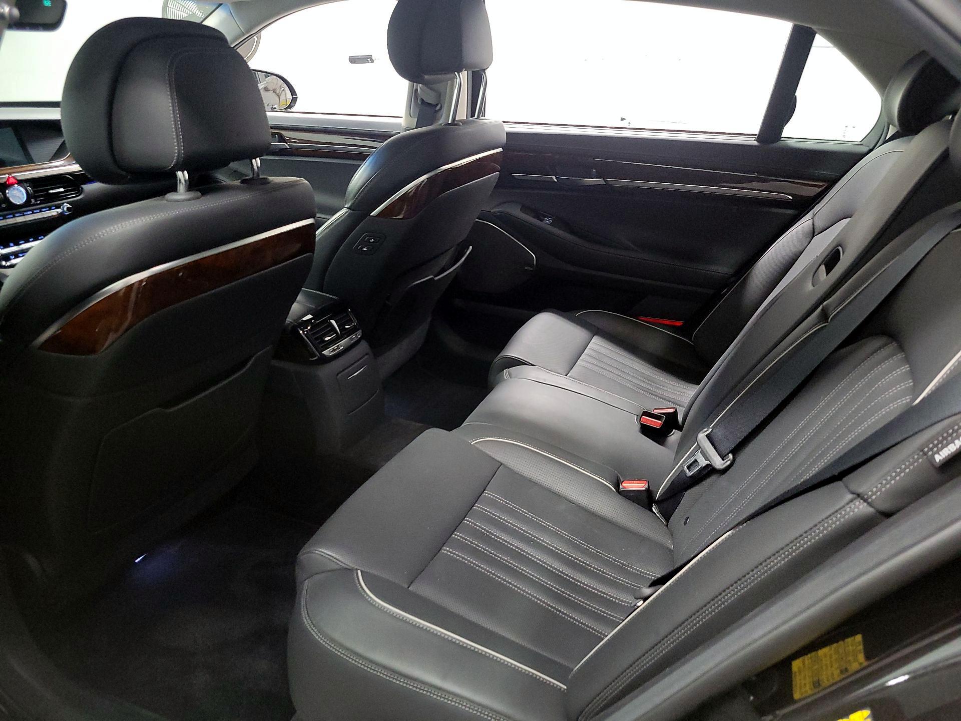 Thumbnail: 2019 Genesis G90 - 19