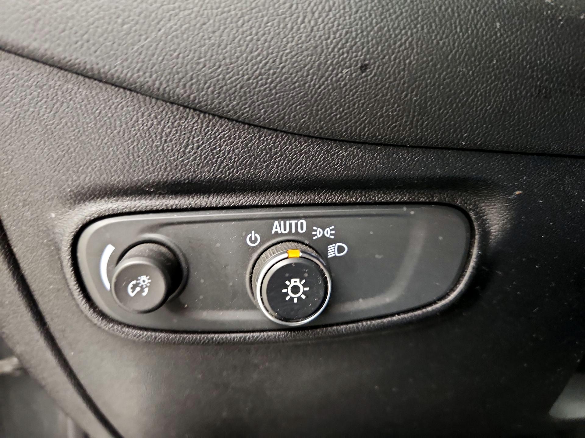Thumbnail: 2018 Chevrolet Equinox - 13