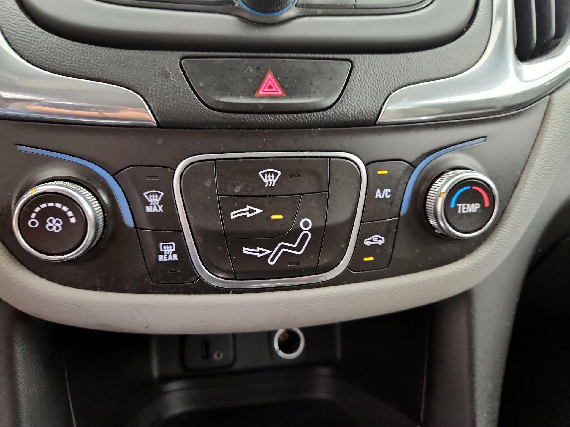 Thumbnail: 2018 Chevrolet Equinox - 16