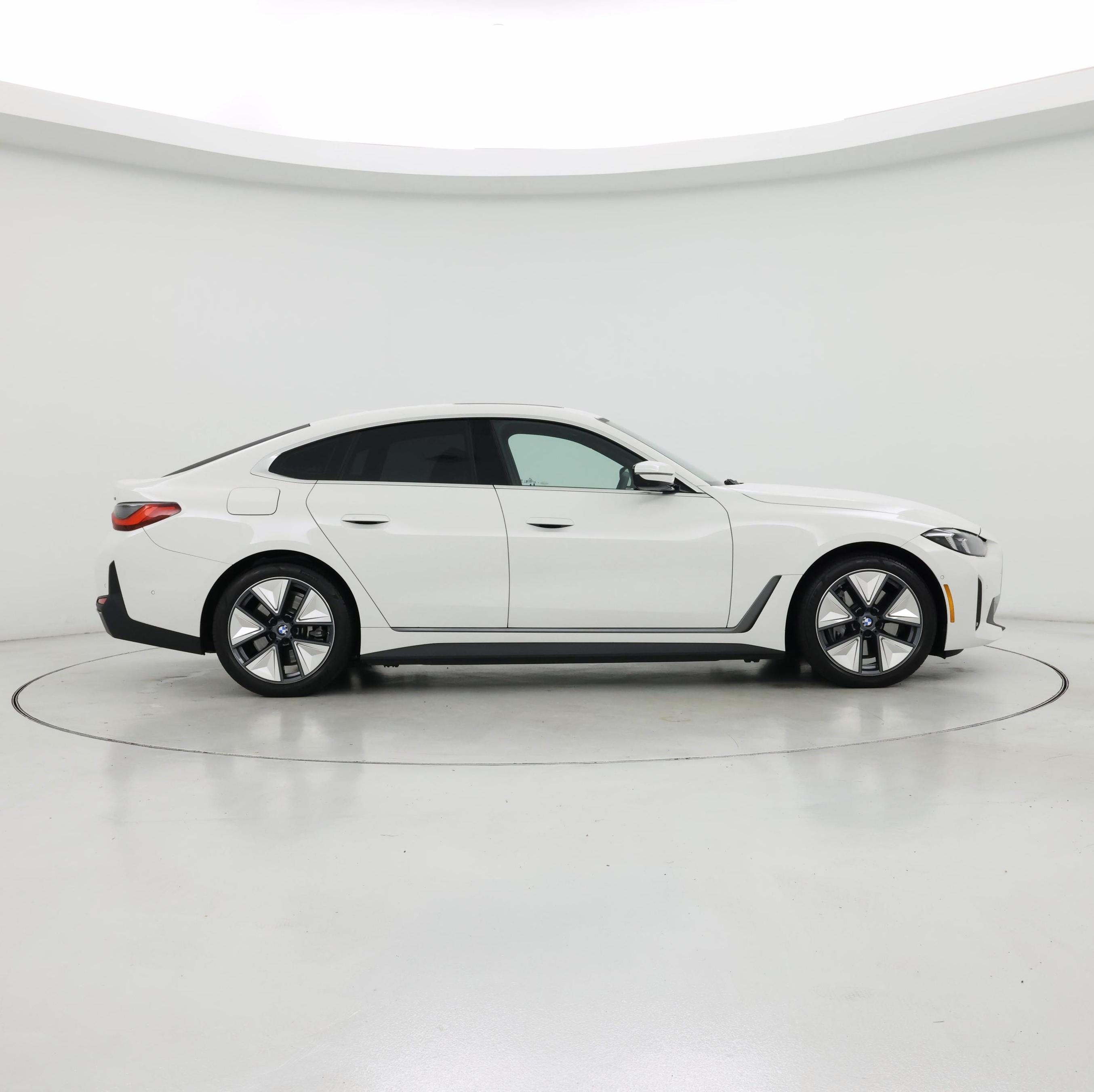 Thumbnail: 2025 BMW i4 - 7