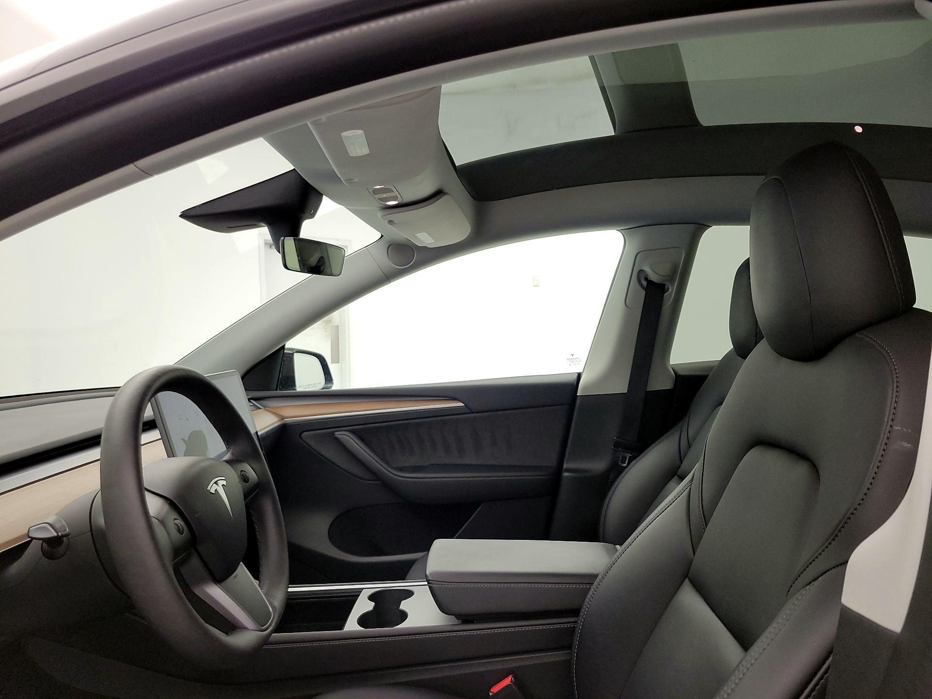 Thumbnail: 2022 Tesla Model Y - 18