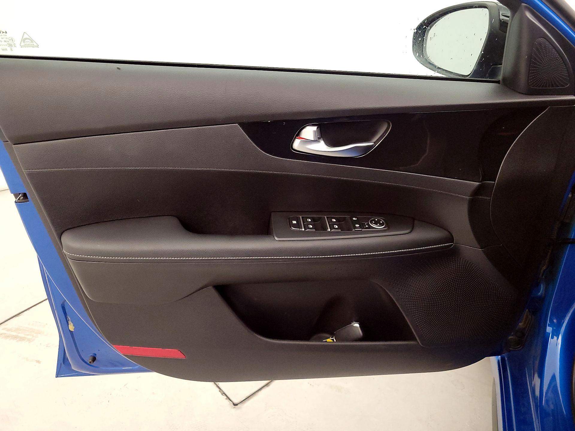 Thumbnail: 2022 Kia Forte - 12