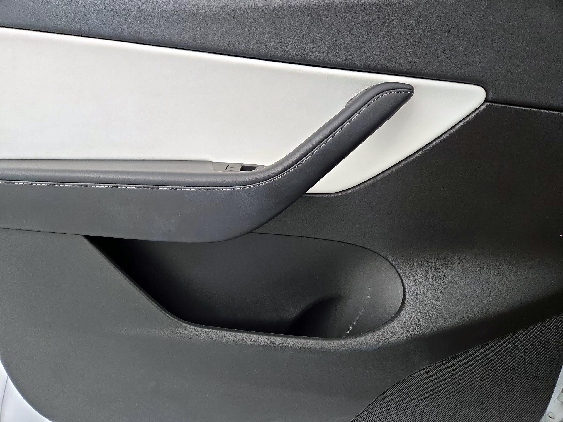Thumbnail: 2022 Tesla Model Y - 12