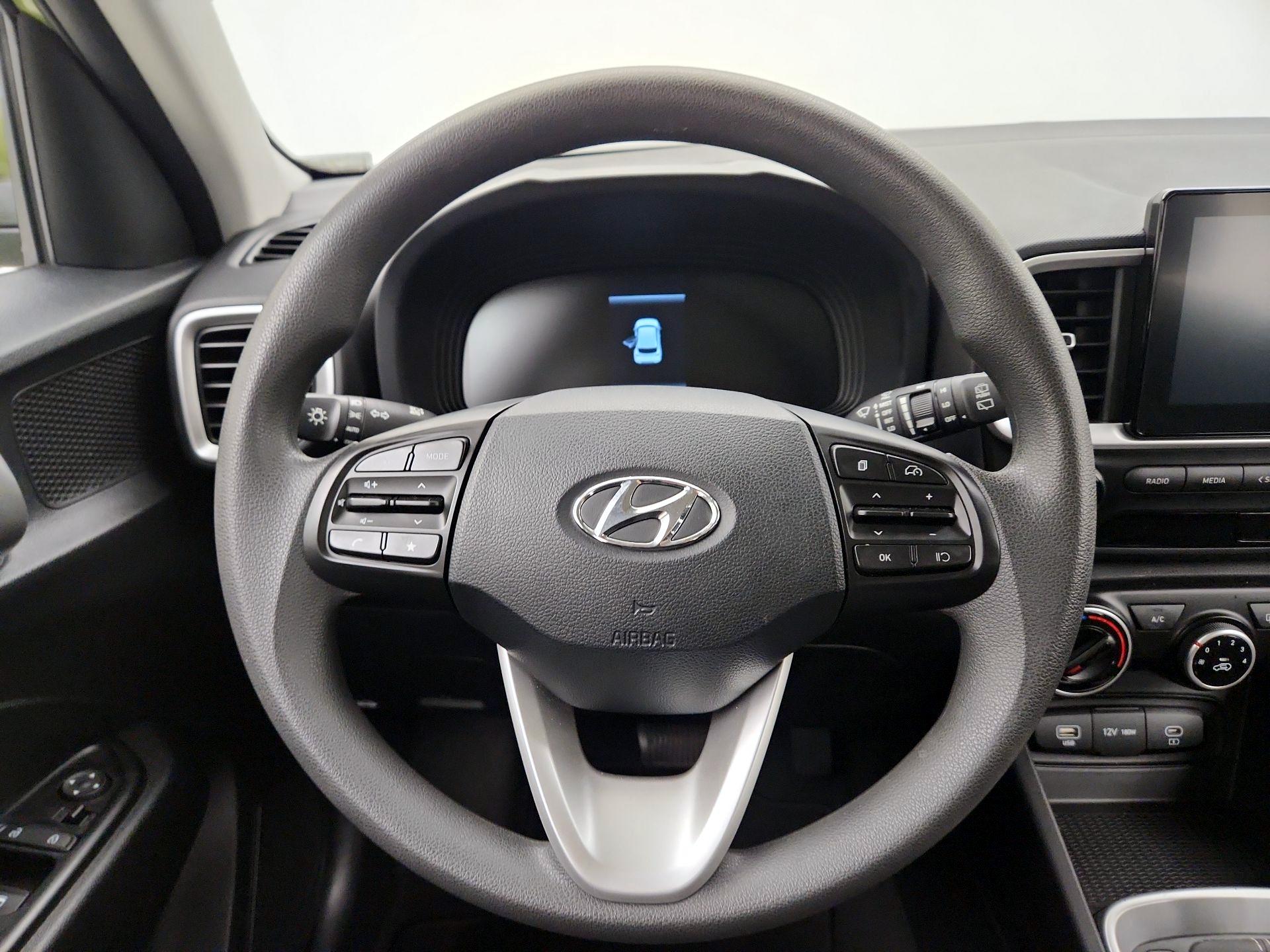 Thumbnail: 2023 Hyundai Venue - 10