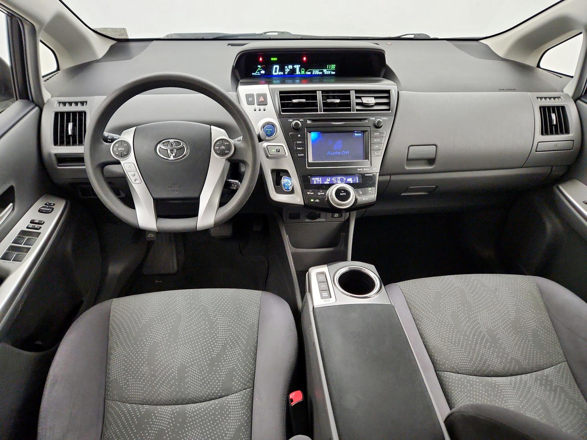 Thumbnail: 2013 Toyota Prius v - 9