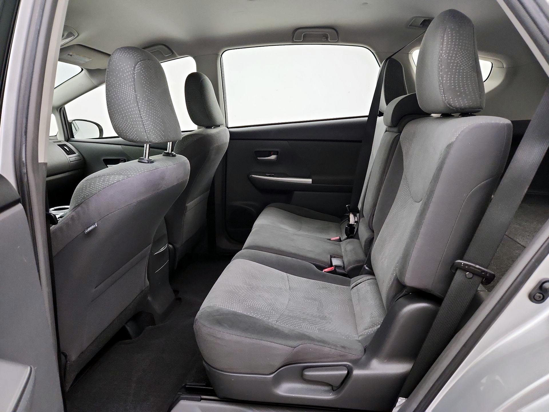 Thumbnail: 2013 Toyota Prius v - 19