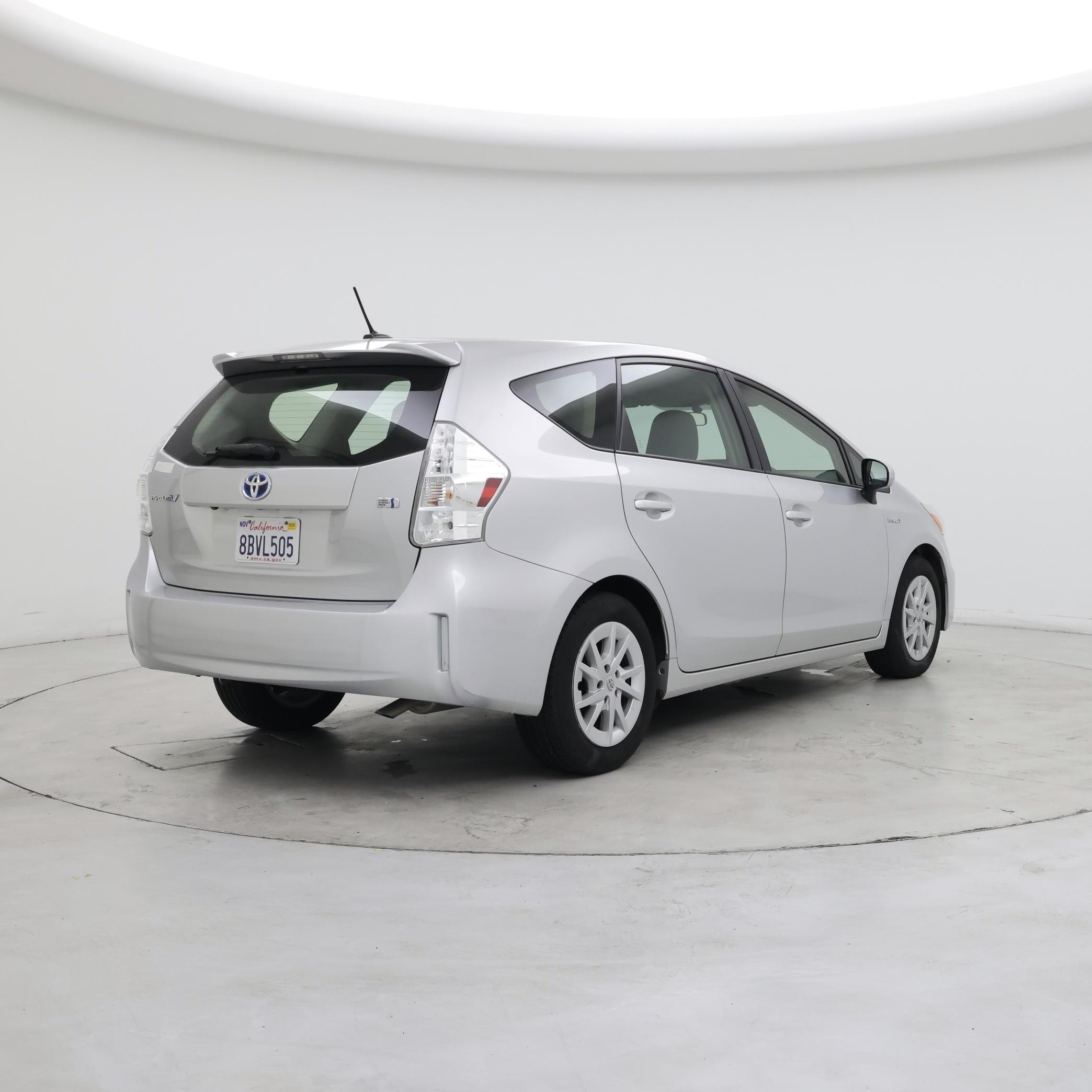 Thumbnail: 2013 Toyota Prius v - 8